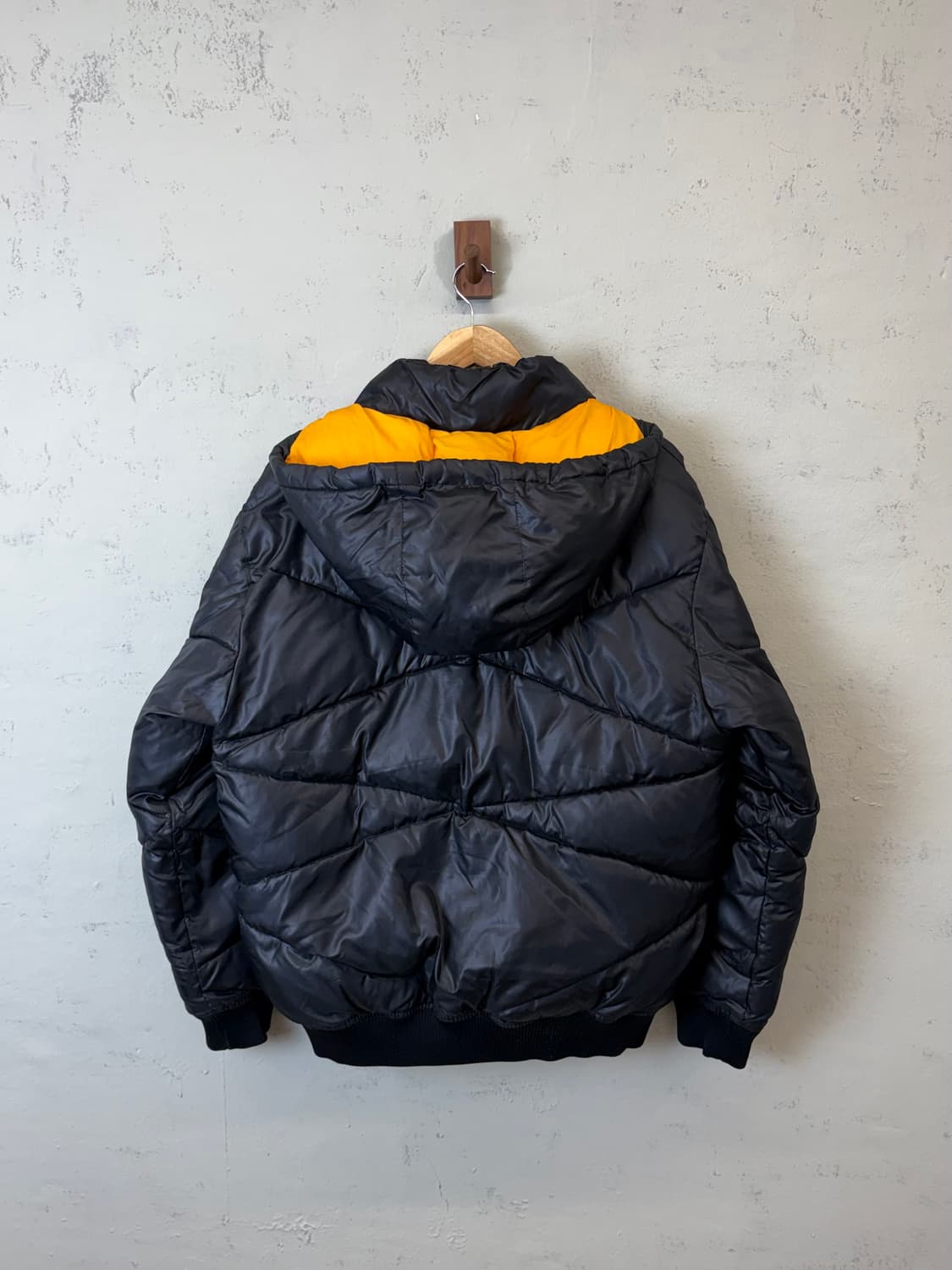 아디다스 NBA 올드스쿨 레이커즈 후드 숏패딩 블랙 상품이미지2