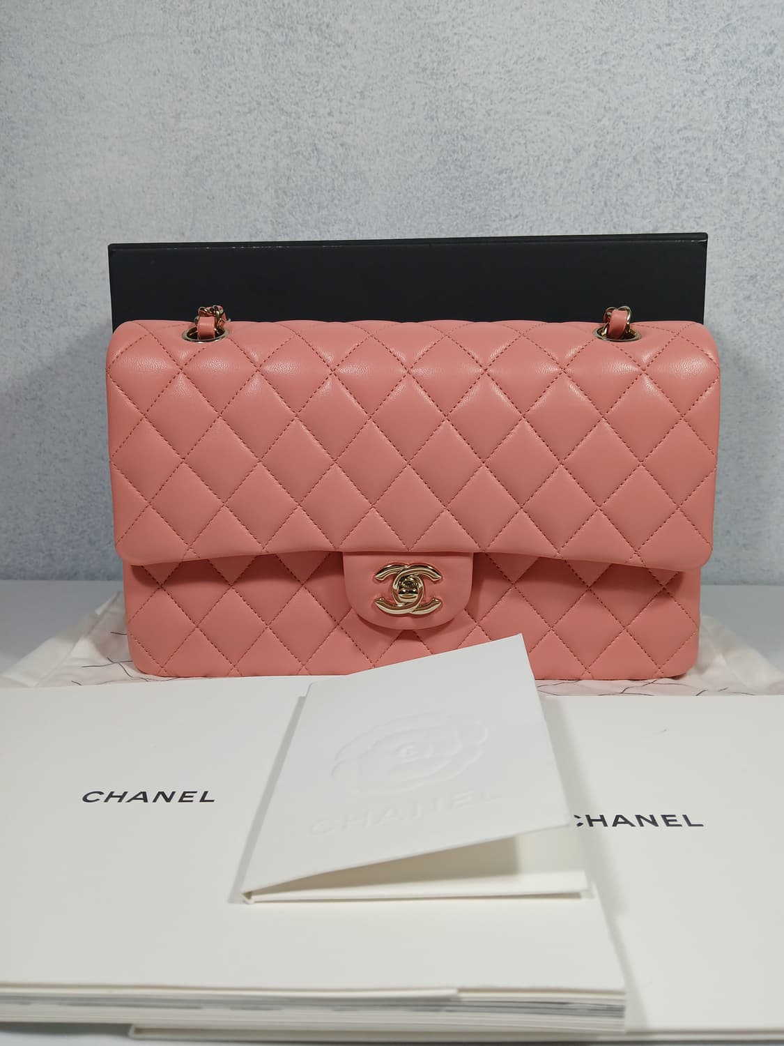샤넬 클래식 플랩팩 미듐 A01112 상품이미지1
