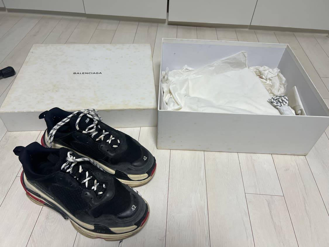 발렌시아가 트리플 s 브레드 초판 상품이미지1