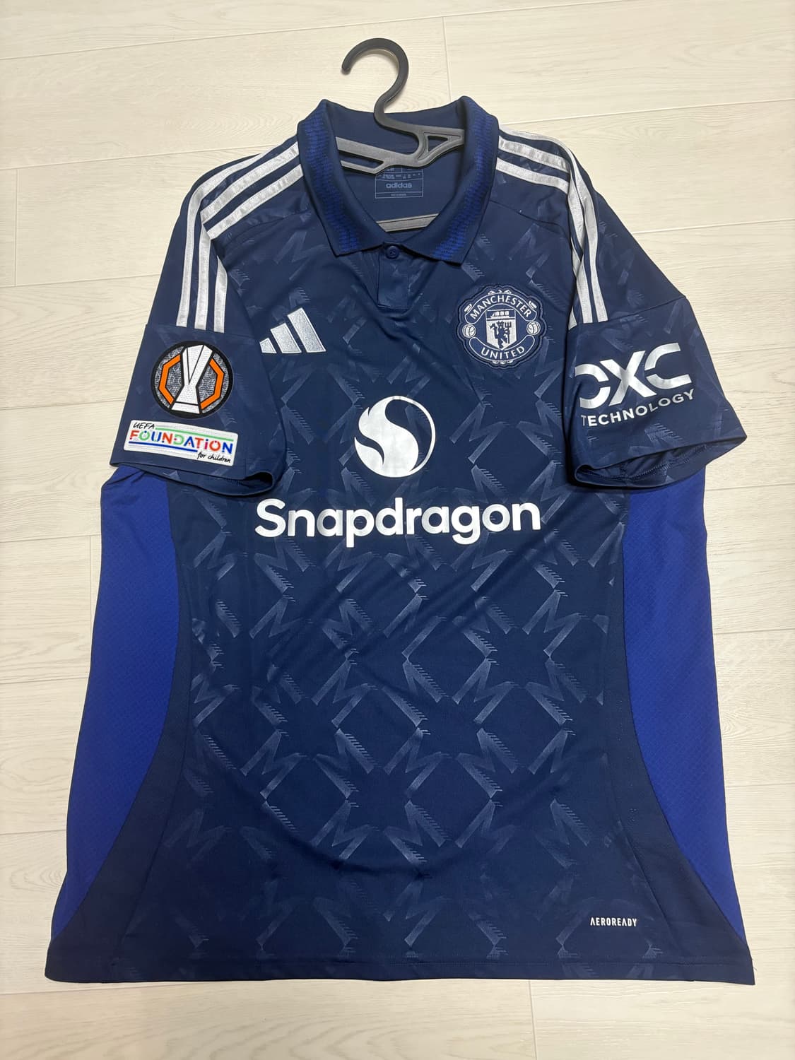 맨유 어웨이 24-25시즌 유니폼 상품이미지1