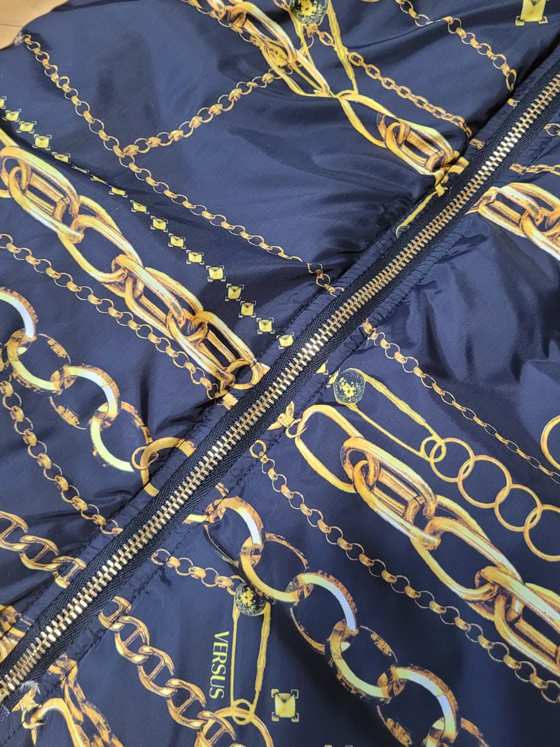 정품 베르사체 베르수스 패딩 상품이미지4