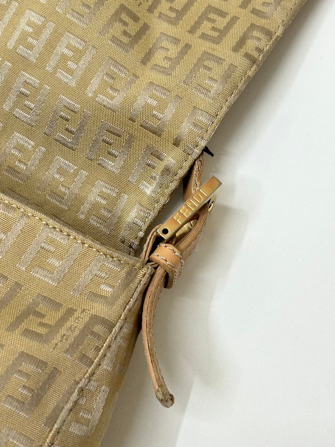 Fendi 펜디 베이지 맘마백 상품이미지9