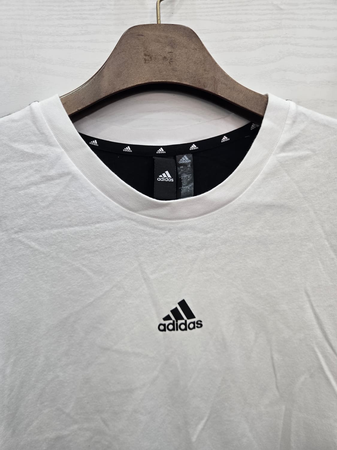 US L사이즈,크게나옴 )) adidas 아디다스 반팔티셔츠 !가운데로고 상품이미지3
