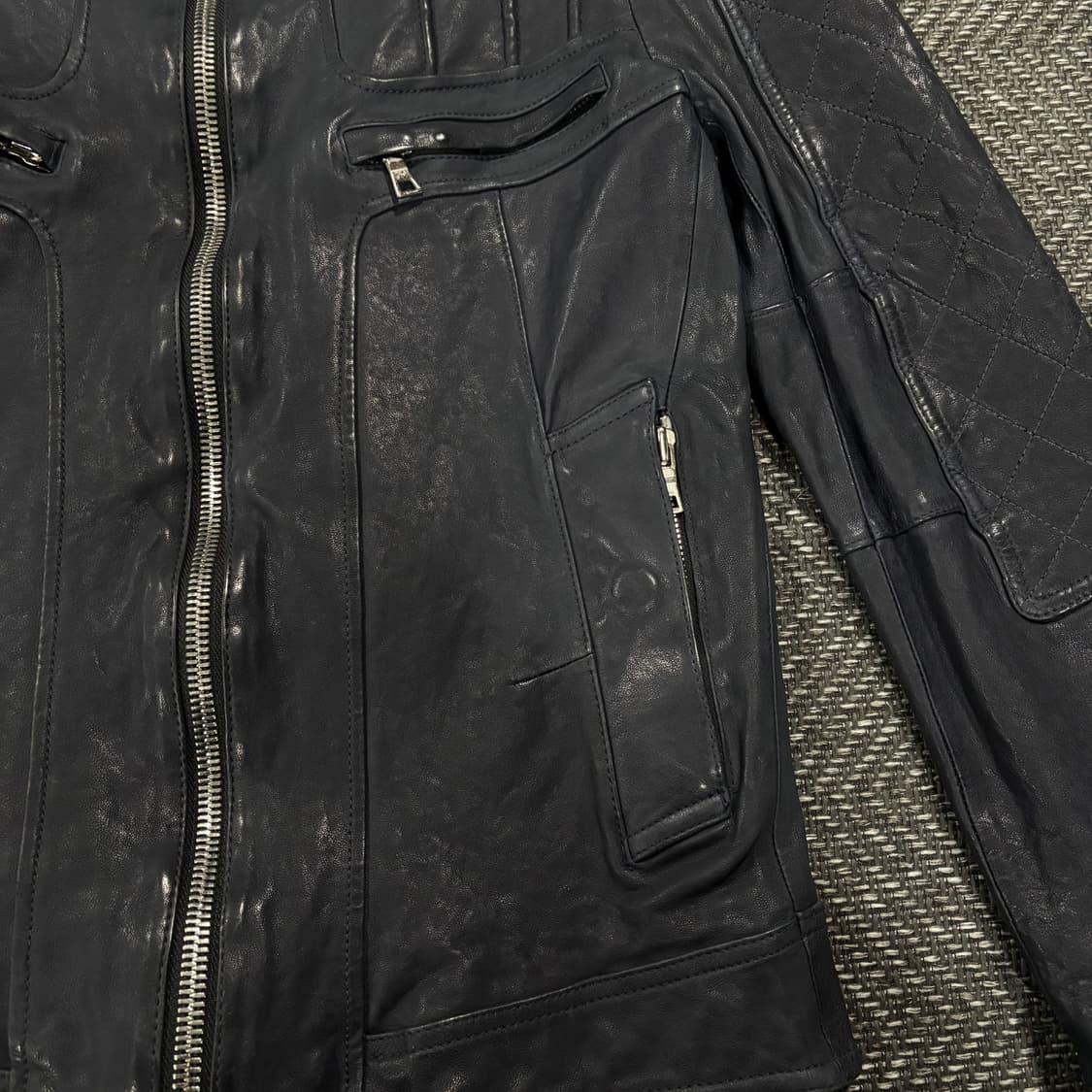 슬림 크로스 베지터블 램스킨 자켓 차콜레이비 상품이미지6