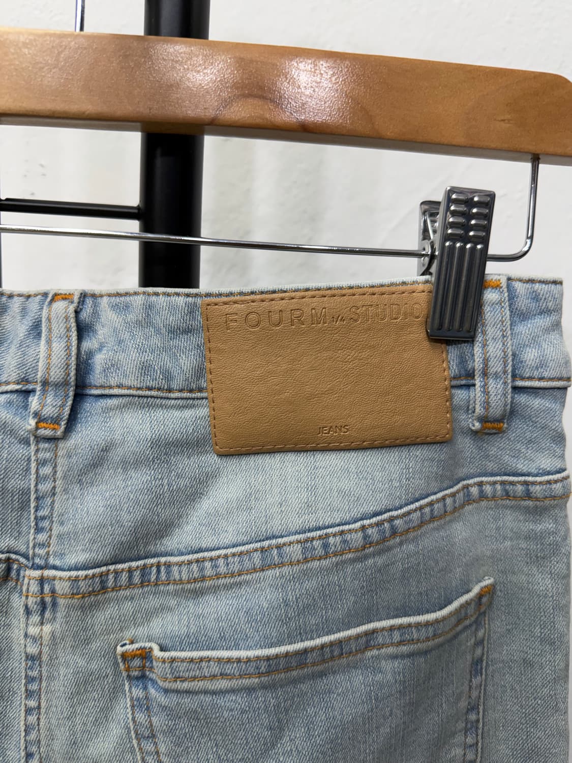 정품) 폼스튜디오 한섬 21ss 연청 데님 팬츠 S(26-27) 상품이미지5