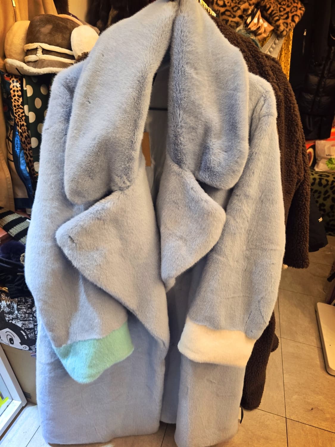 드페이 블랙(Defaye Black)디자이너 페이크 퍼코트 상품이미지5