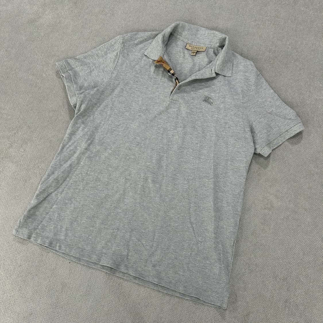 버버리 그레이 반팔 폴로티 m 상품이미지1