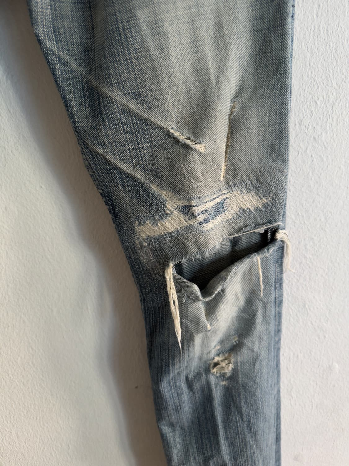 어태치먼트 초기 사치코 디스트로이드 데님팬츠 상품이미지8