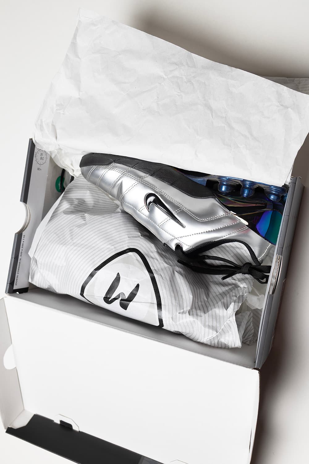 나이키 x 마하 암스테르담 토탈 90 샥스 마지아 메탈릭 실버 상품이미지4