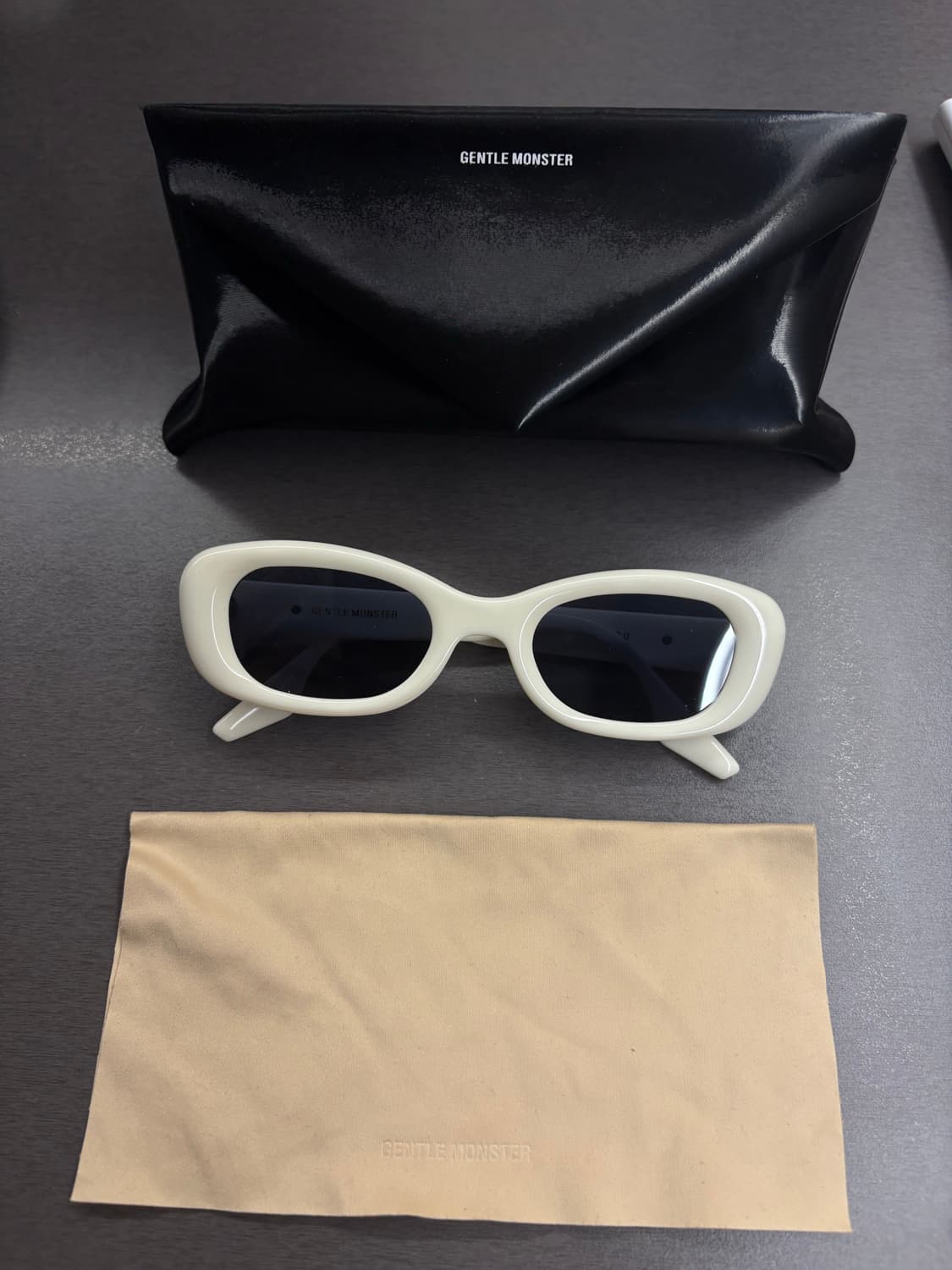 Gentle Monster TAMBU white 상품이미지1