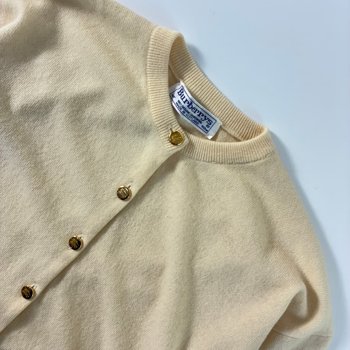 Burberrys  버버리 램스울 골드버튼 베이지 라운드 니트가디건 상품이미지3