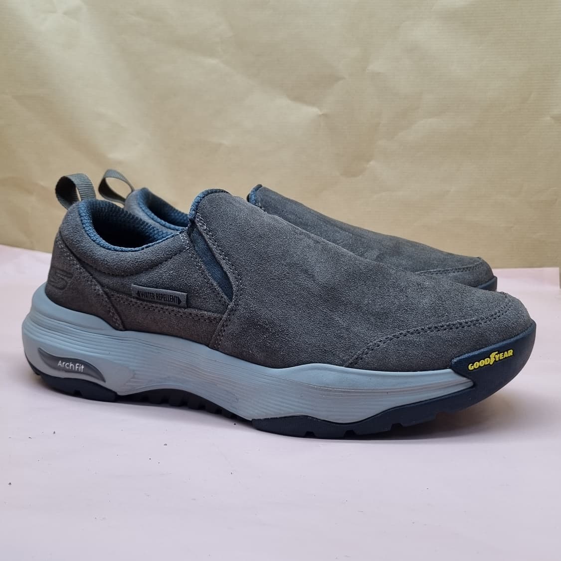 스케쳐스 고워크 아치핏 아웃도어 슬립온 260 상품이미지1