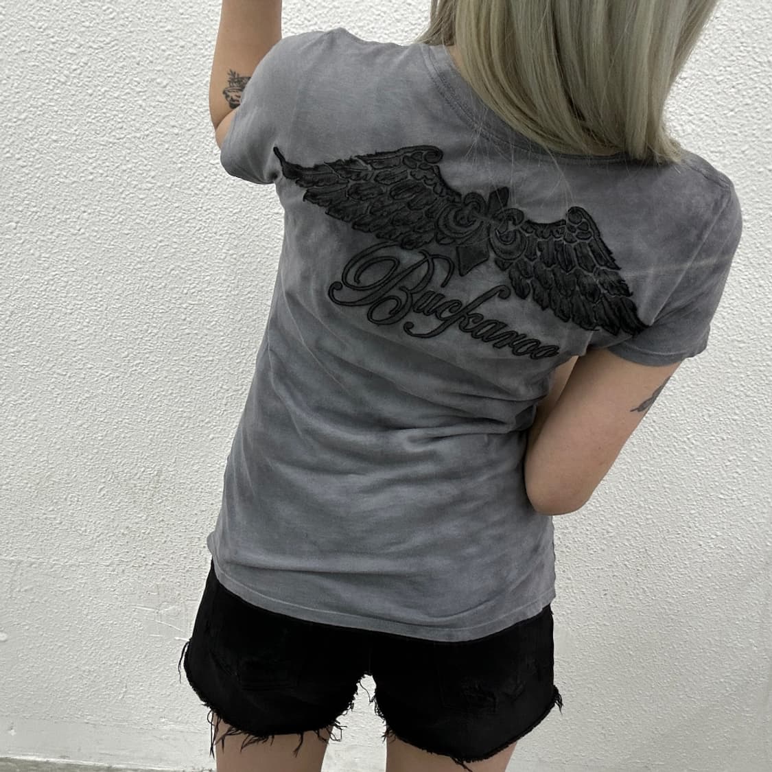 버커루 y2k 프린팅 그레이 반팔티 M 상품이미지2