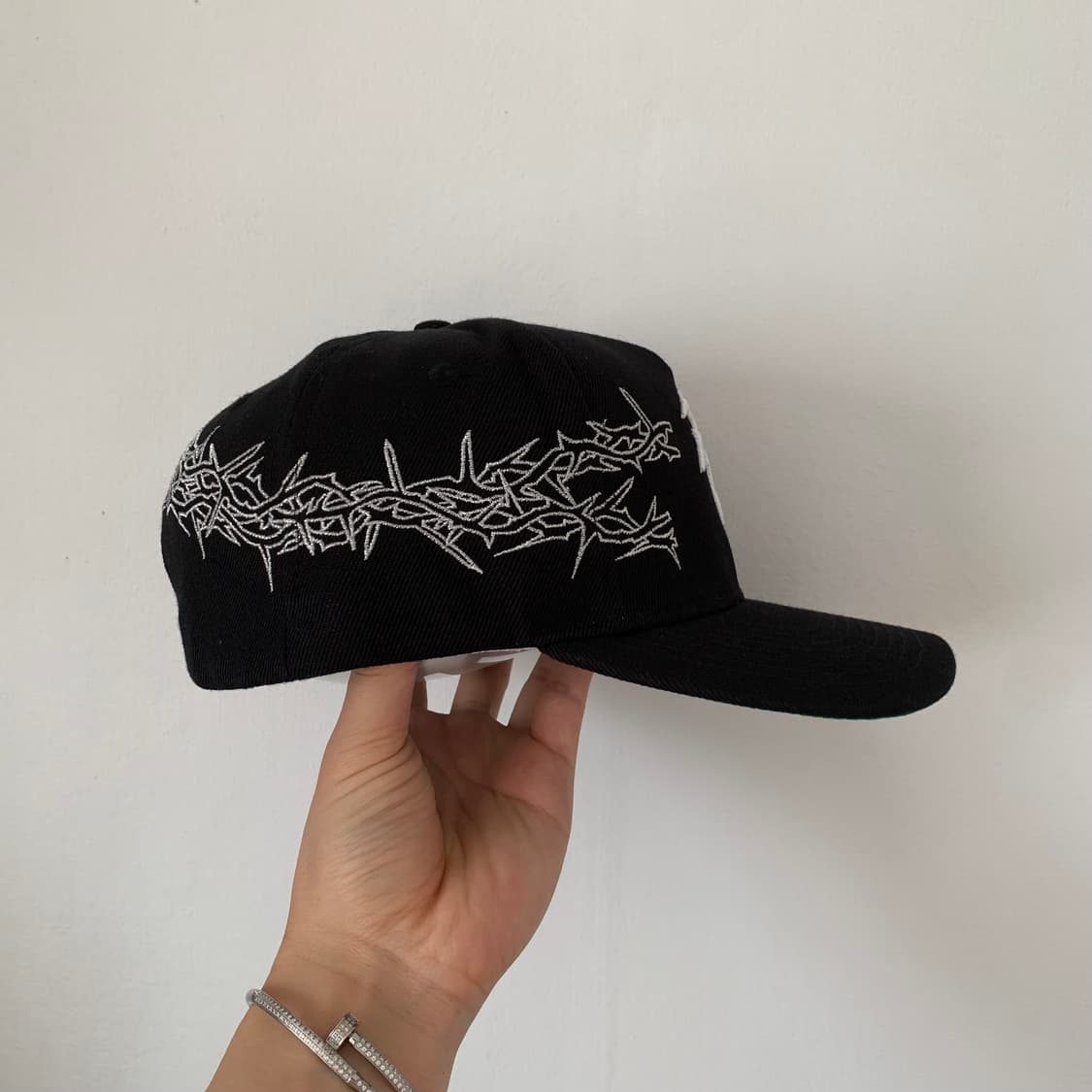 크리스브라운 KTH-LA 킬더하이프 업사이드다운 가시왕관 스냅백 모자 상품이미지4