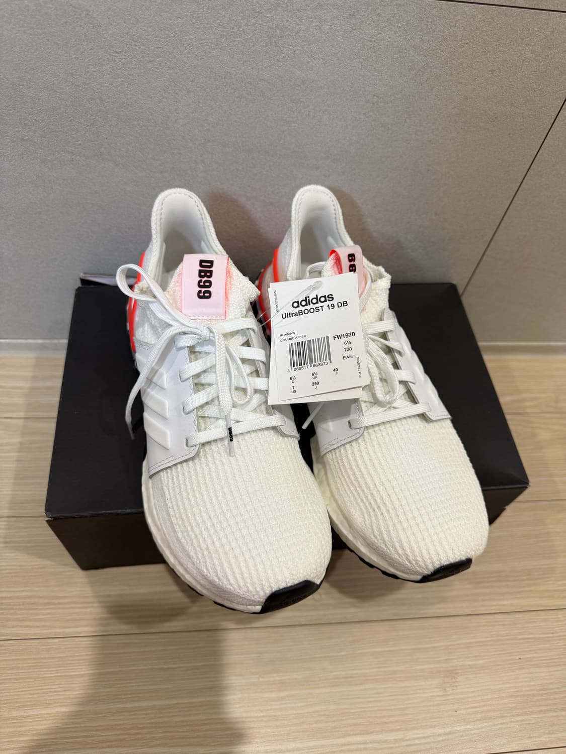 아디다스 울트라부스트 19 데이비드 베컴 트리플 크라운 20주년 상품이미지3