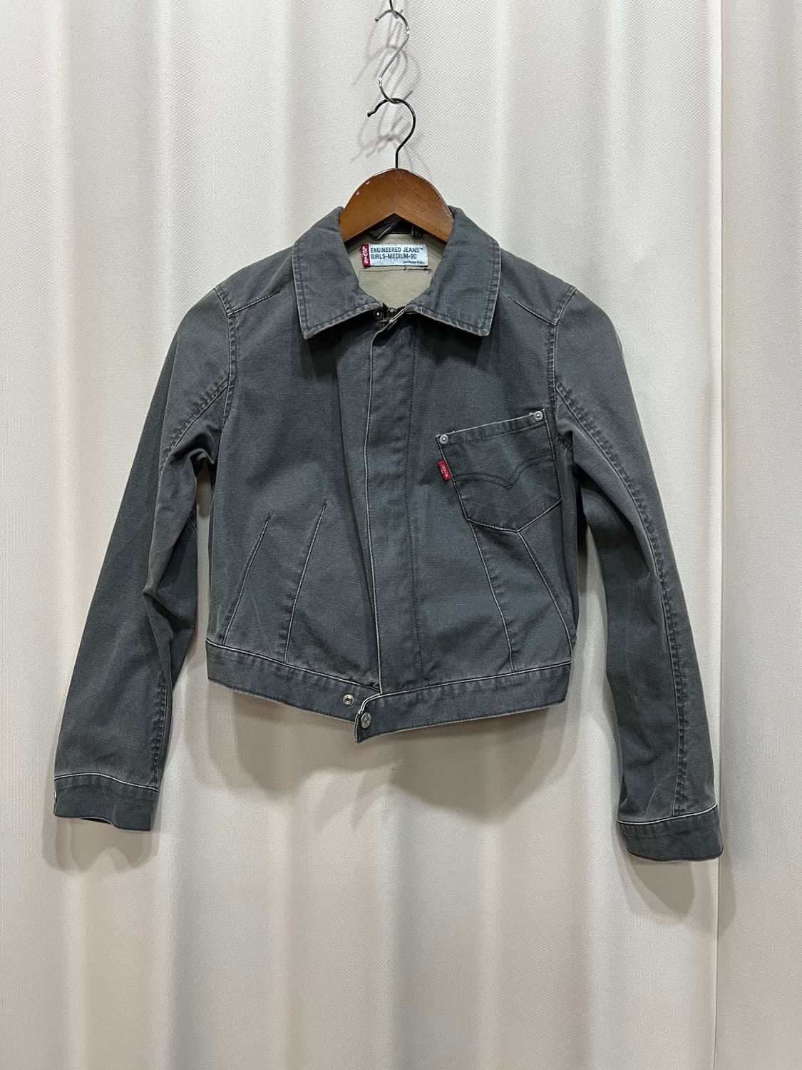 리바이스 여성 엔지니어드진 흑청데님 트러커 자켓 상품이미지3