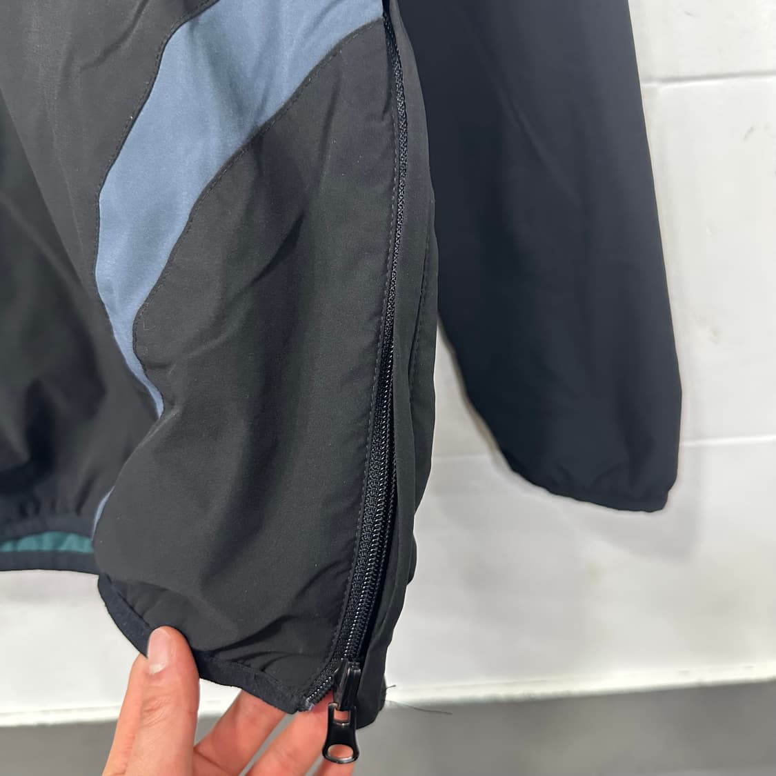 미즈노 리버시블 바람막이 상품이미지6