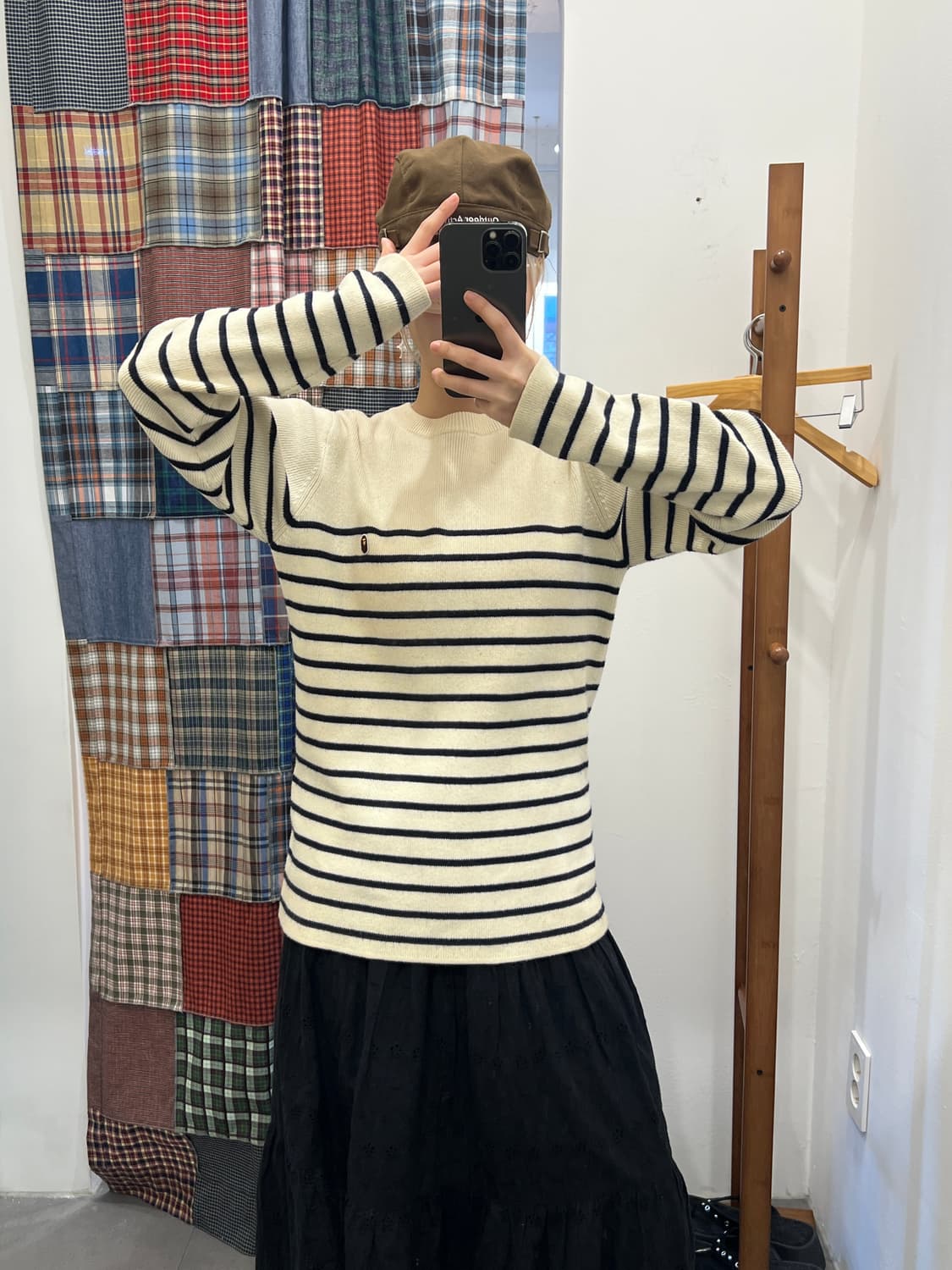 베이프 크림 스트라이프 니트 상품이미지3