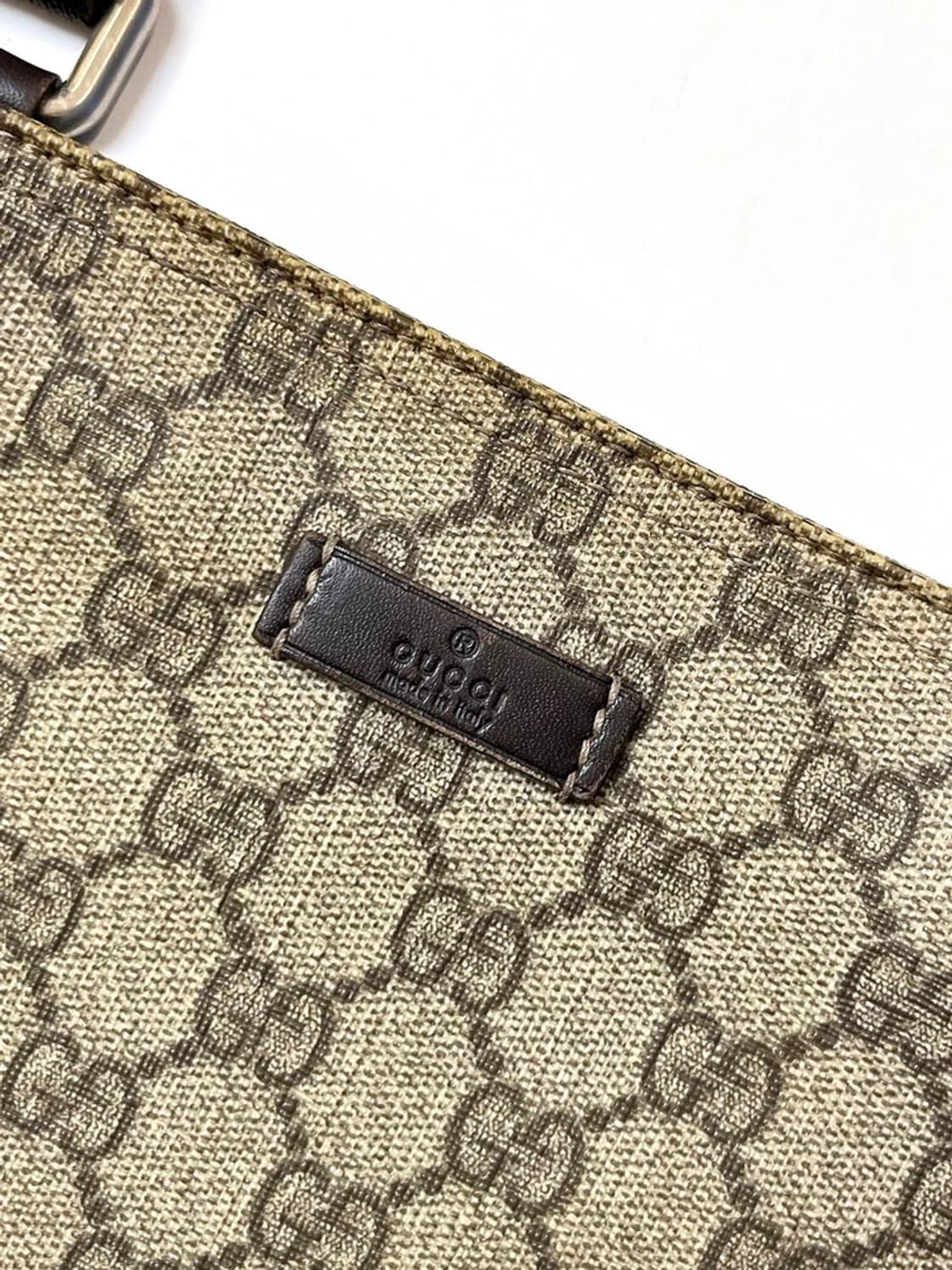 구찌 GG 수프림 모노그램 크로스백 A1585 상품이미지3