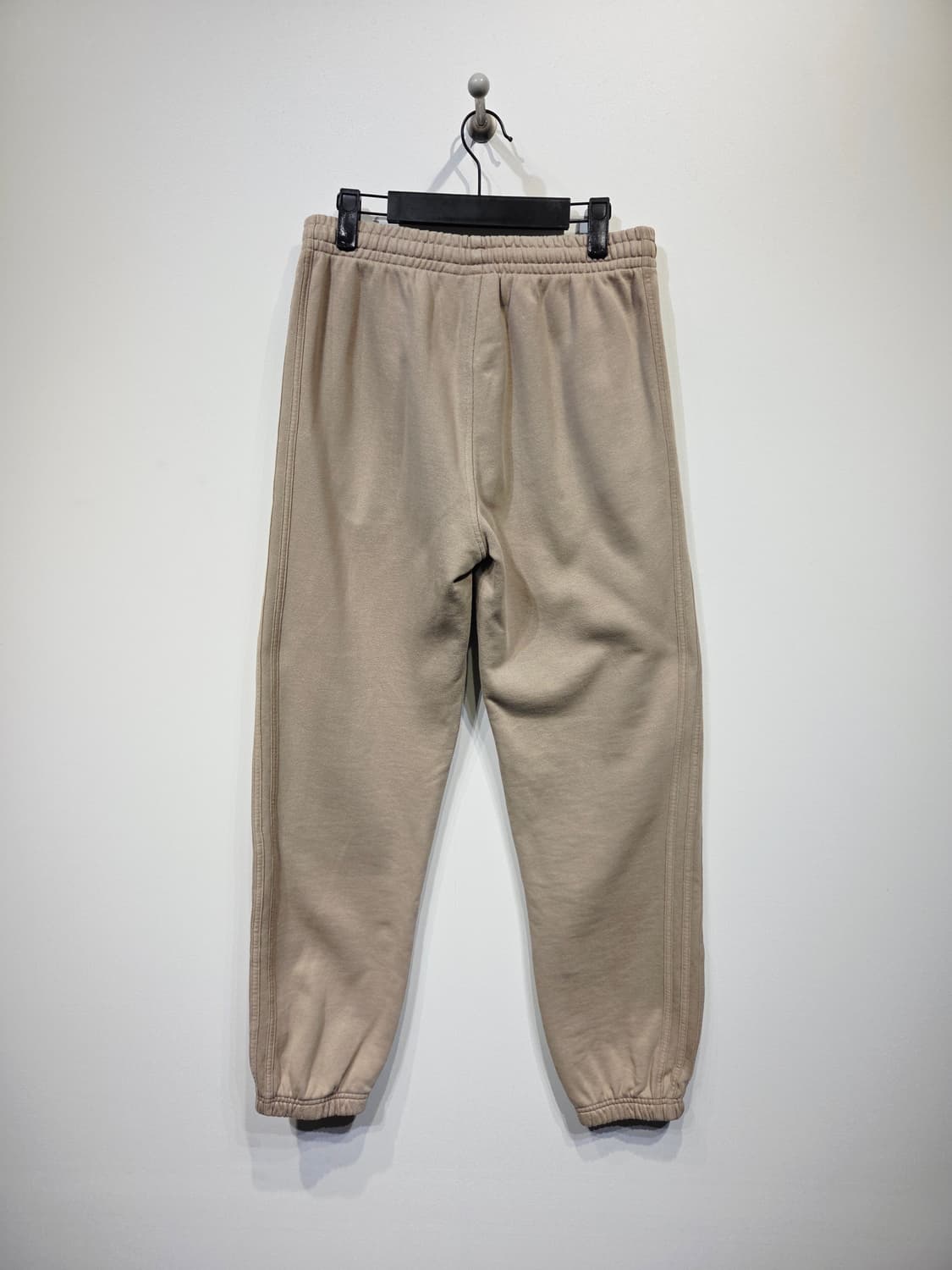 아디다스 에센셜 로고 스웨트팬츠 조거팬츠 베이지 상품이미지5