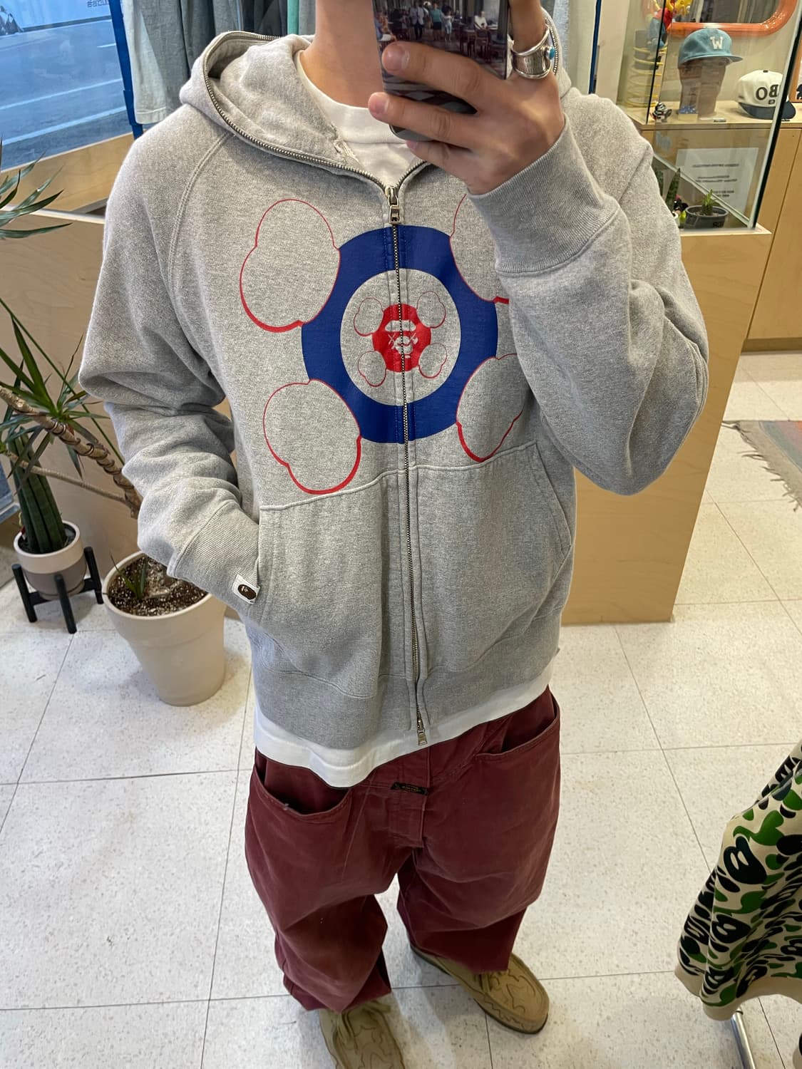 OG 베이프 X KAWS 본즈 집업 상품이미지5