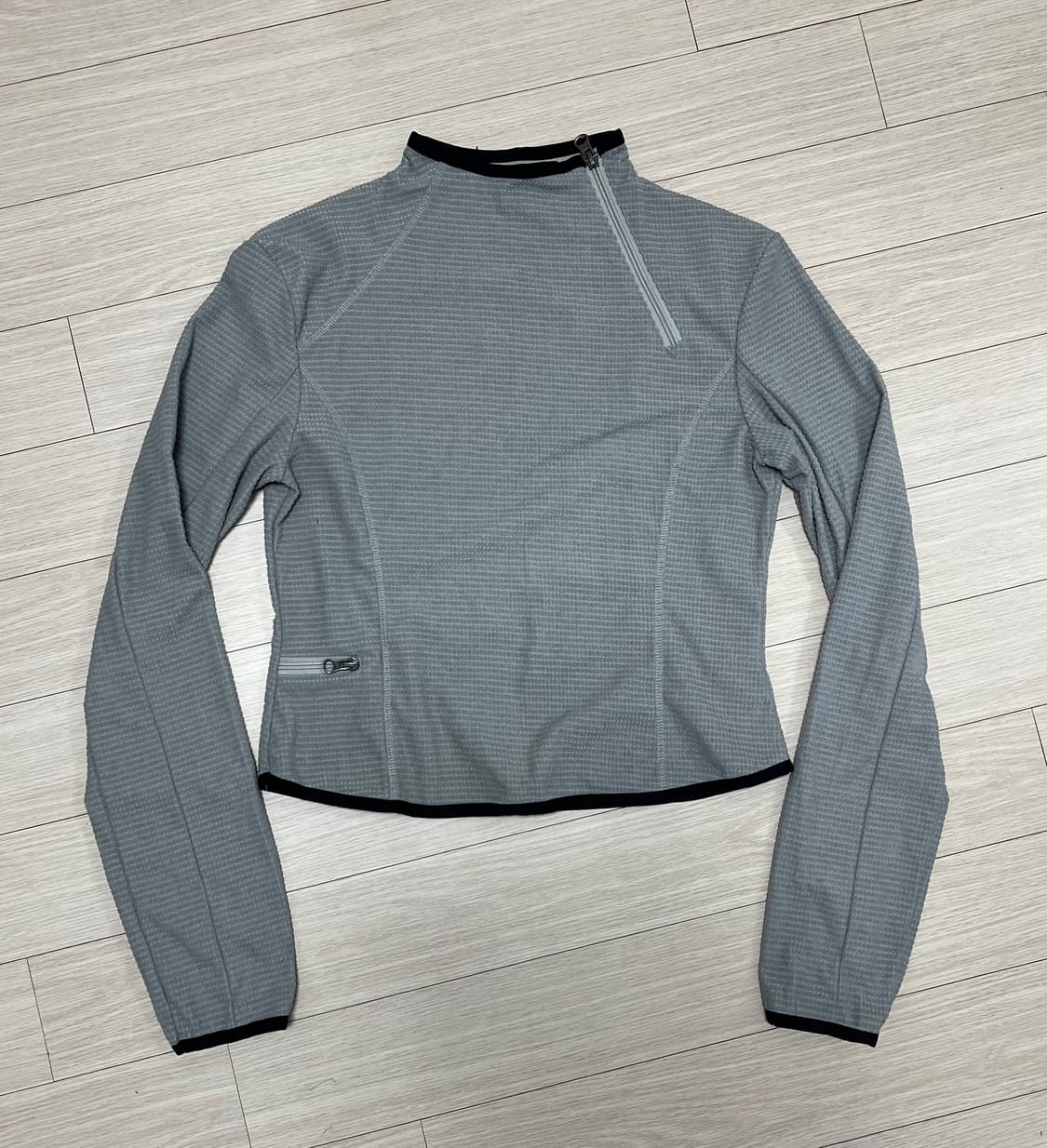 디퍼런트 이즈 오케이 탑 상품이미지1