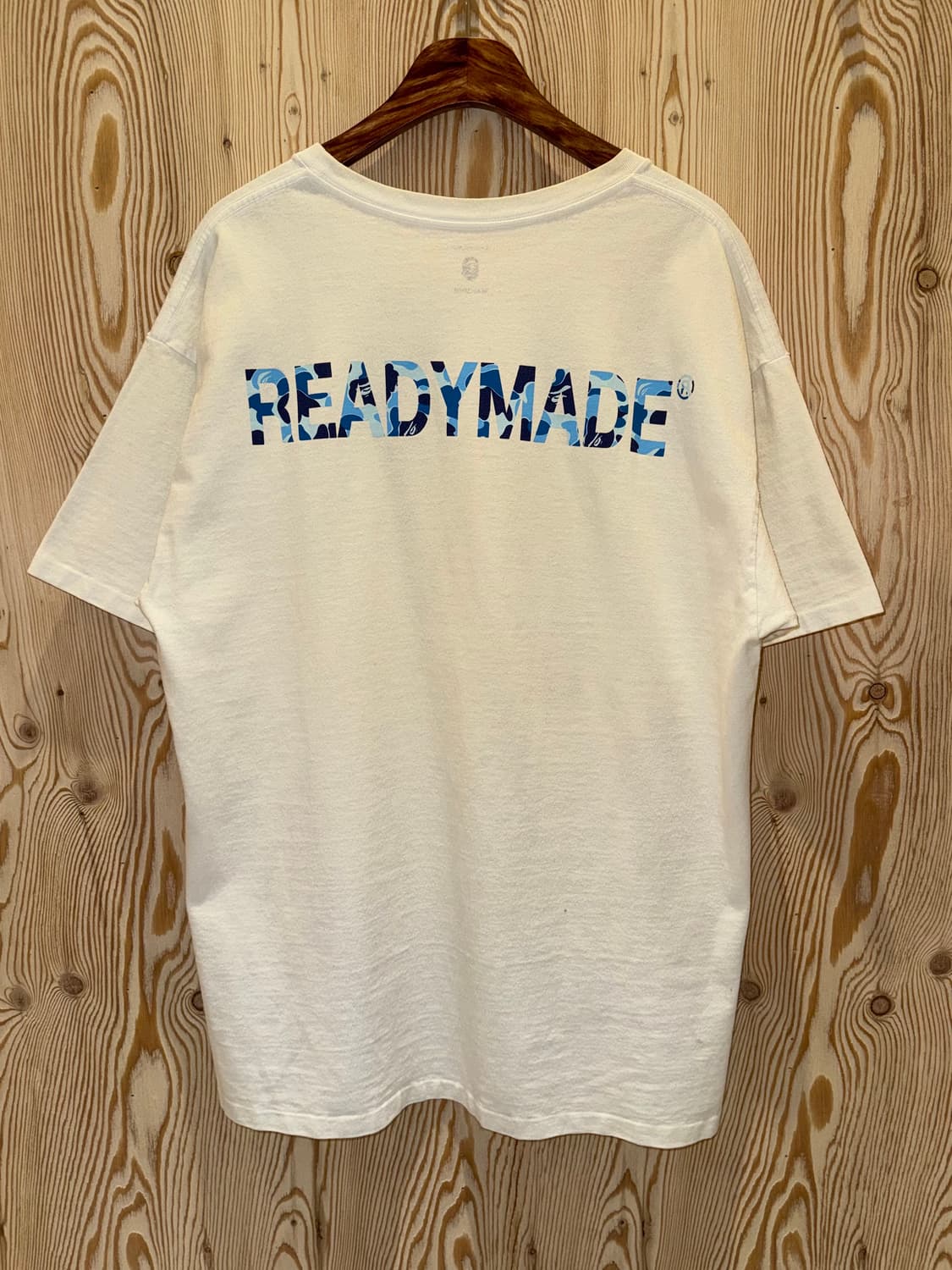 베이프x레디메이드 꿀벌 자수 로고 반팔 티셔츠 상품이미지3