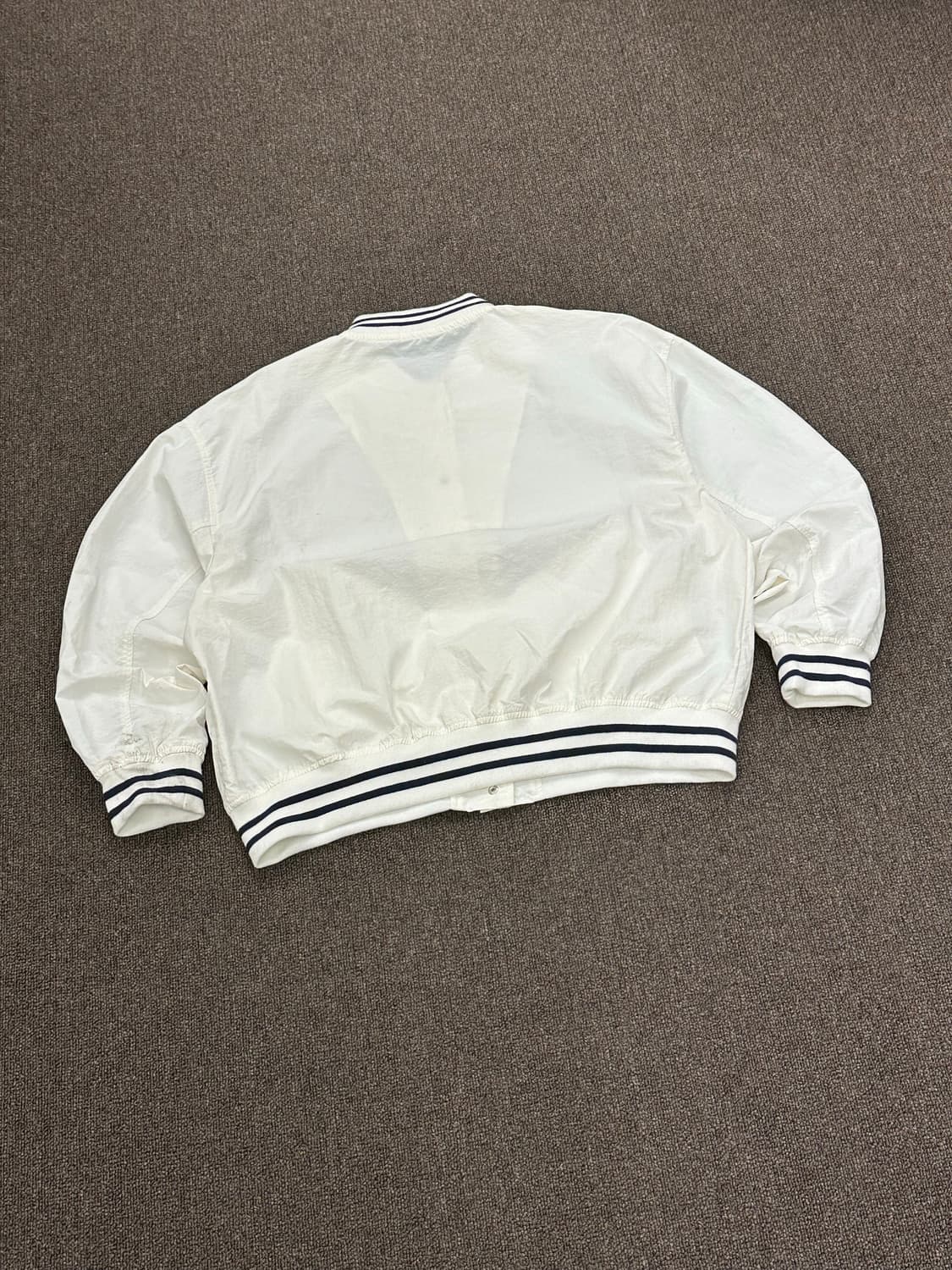 L)Colza vintage W 로고 화이트 바시티 자켓 상품이미지5