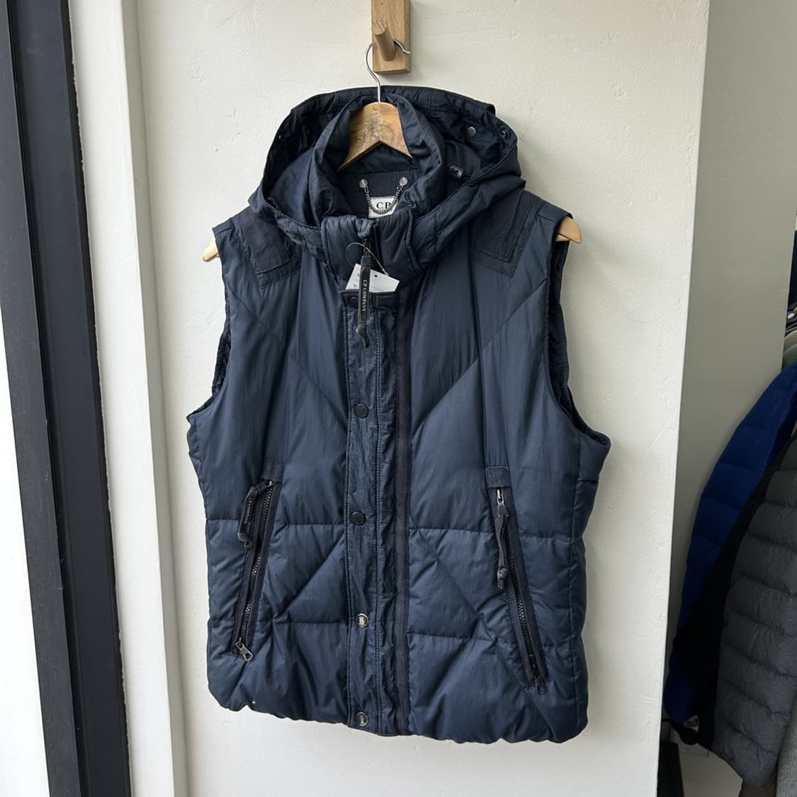 16055 - C.P 컴퍼니 고글 다운 베스트 자켓 상품이미지2