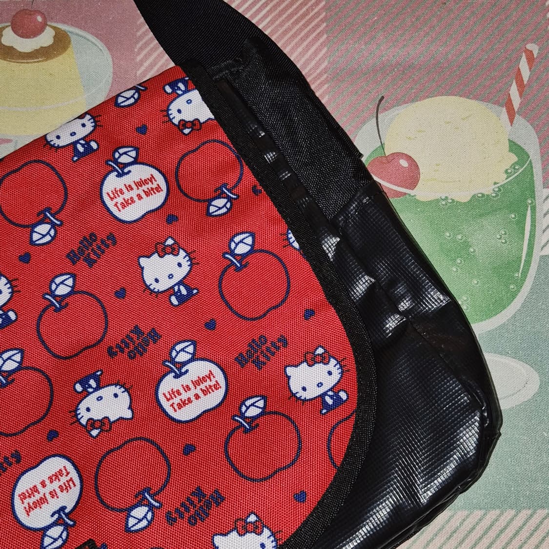 09s 콜맨 사과 키티 메신저 크로스백  상품이미지9