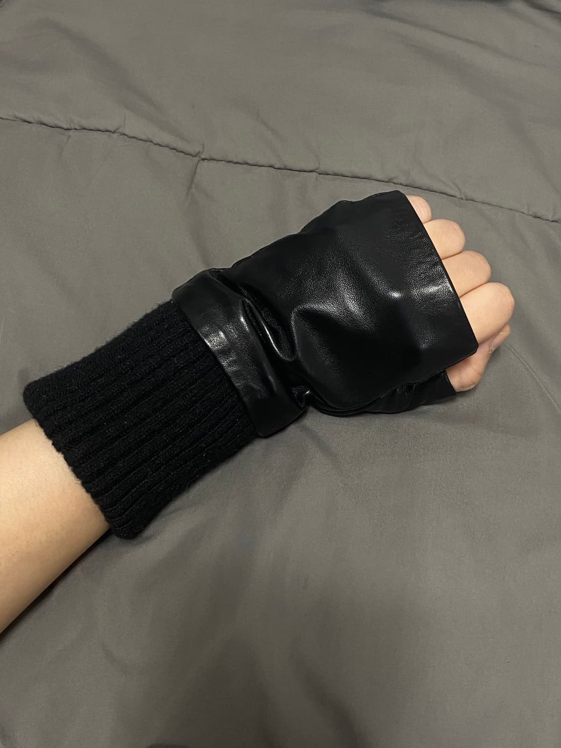 앤아더스토리즈 레더 울 워머 상품이미지1