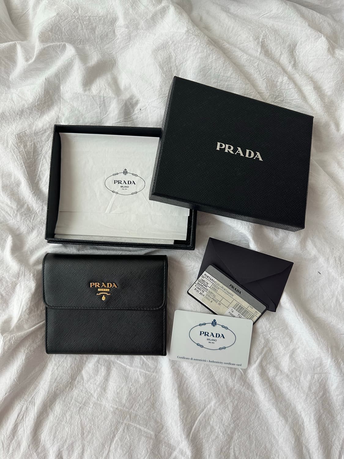 프라다 사피아노 메탈 반지갑 상품이미지1