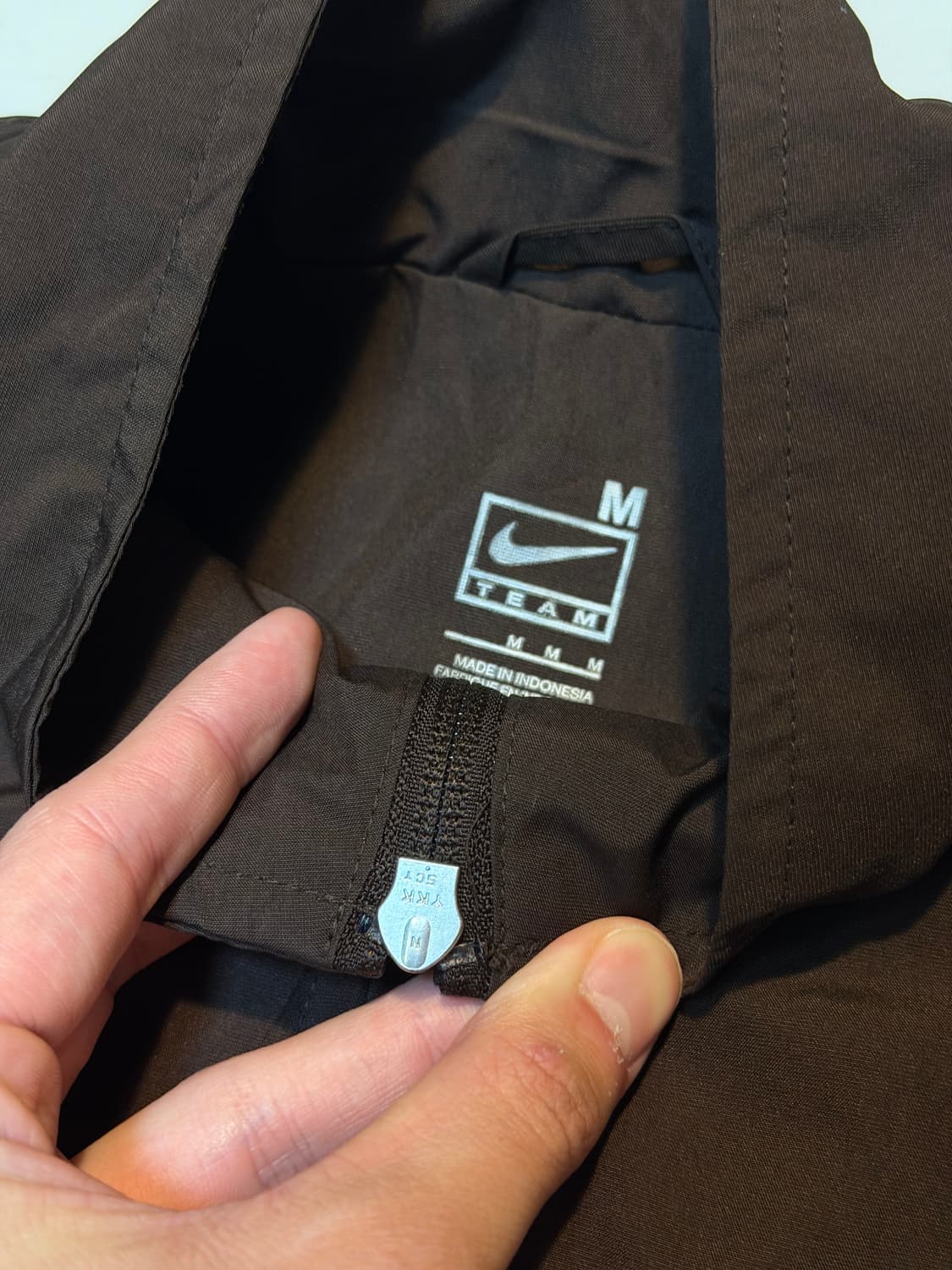 나이키 대장급 넥 스우시 바람막이 자켓 초코브라운 상품이미지3