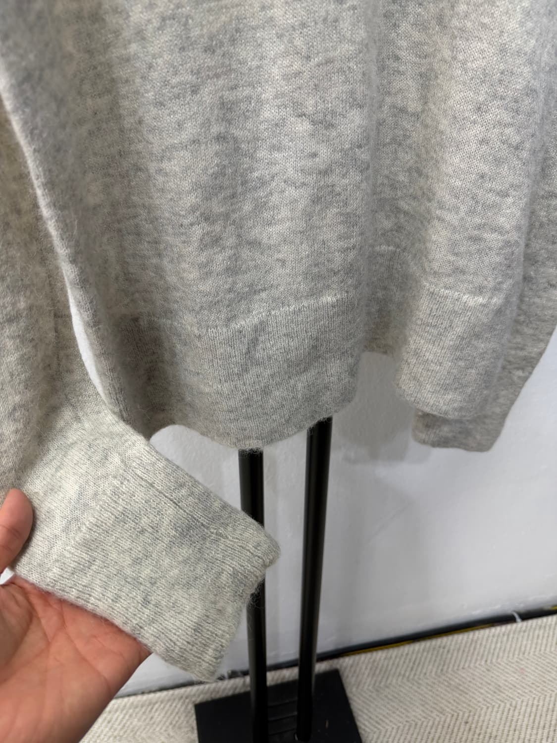 정품) COS 코스  꽃 장식 니트 스웨터 M 상품이미지4