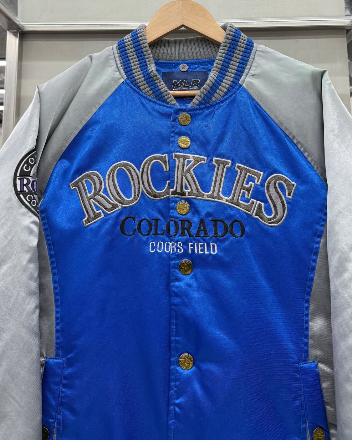 MLB 00s 콜로라도 로키스 사틴쉘 스타디움 점퍼 상품이미지3