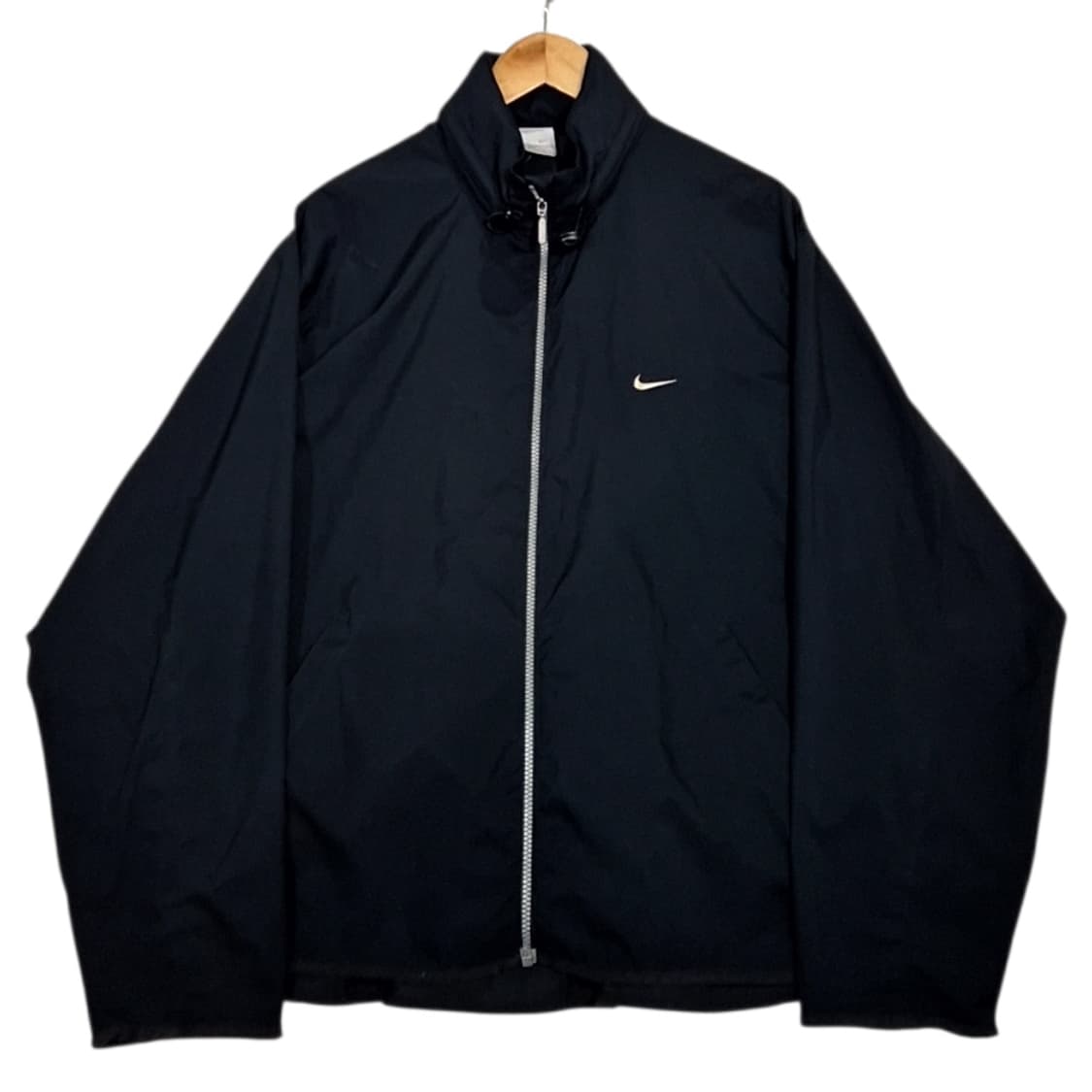 나이키 솔로스우시 바람막이 상품이미지1