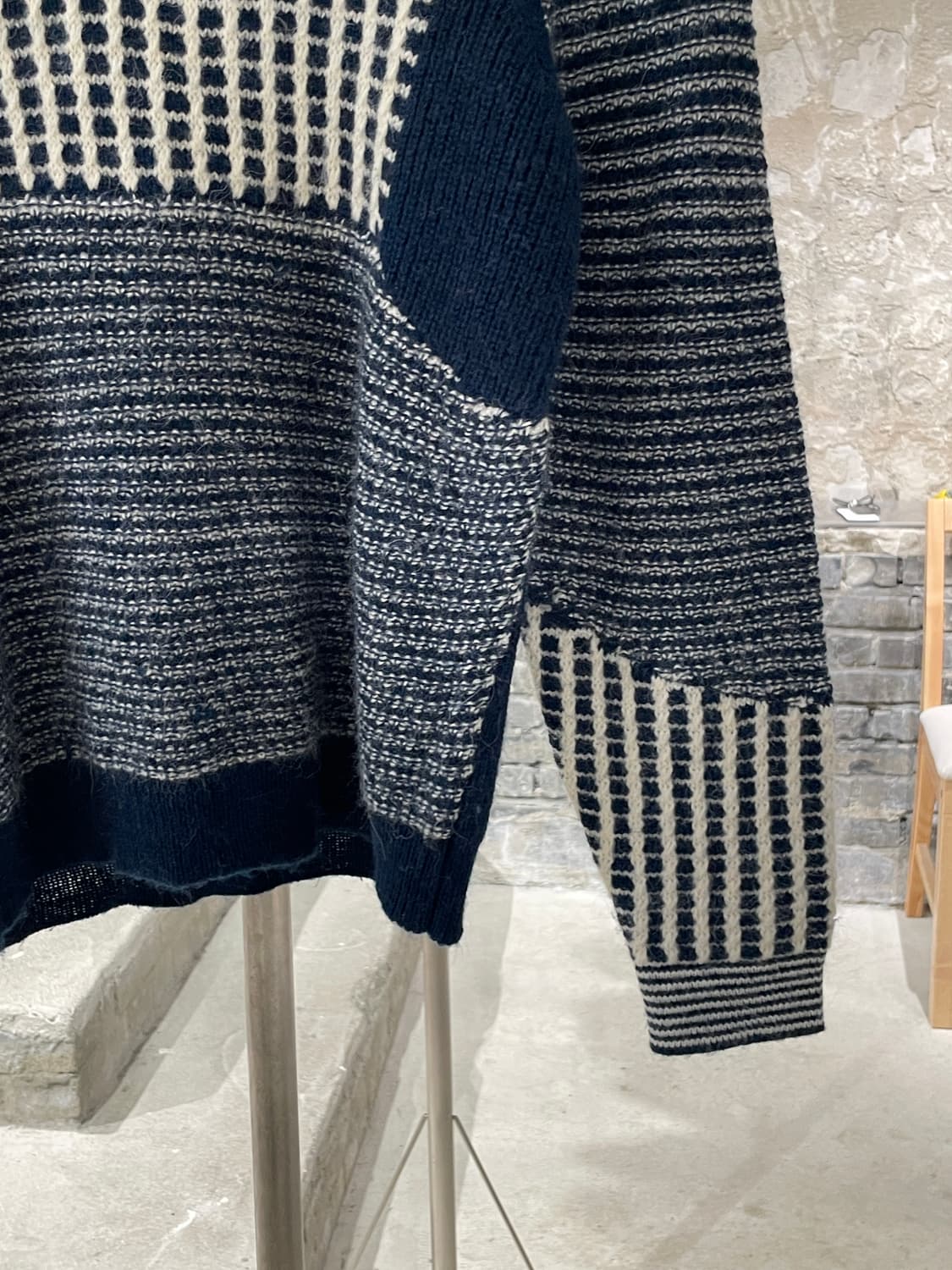 씨뉴욕 네이비 네트 스트라이프 알파카 울 크루넥 니트 상품이미지5