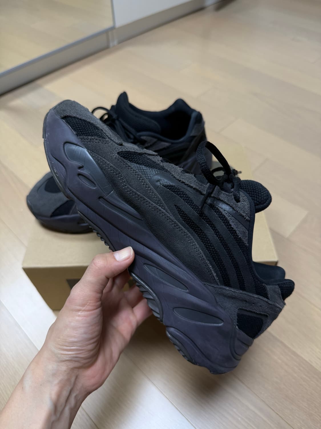 이지 부스트 700 V2 반타 상품이미지4