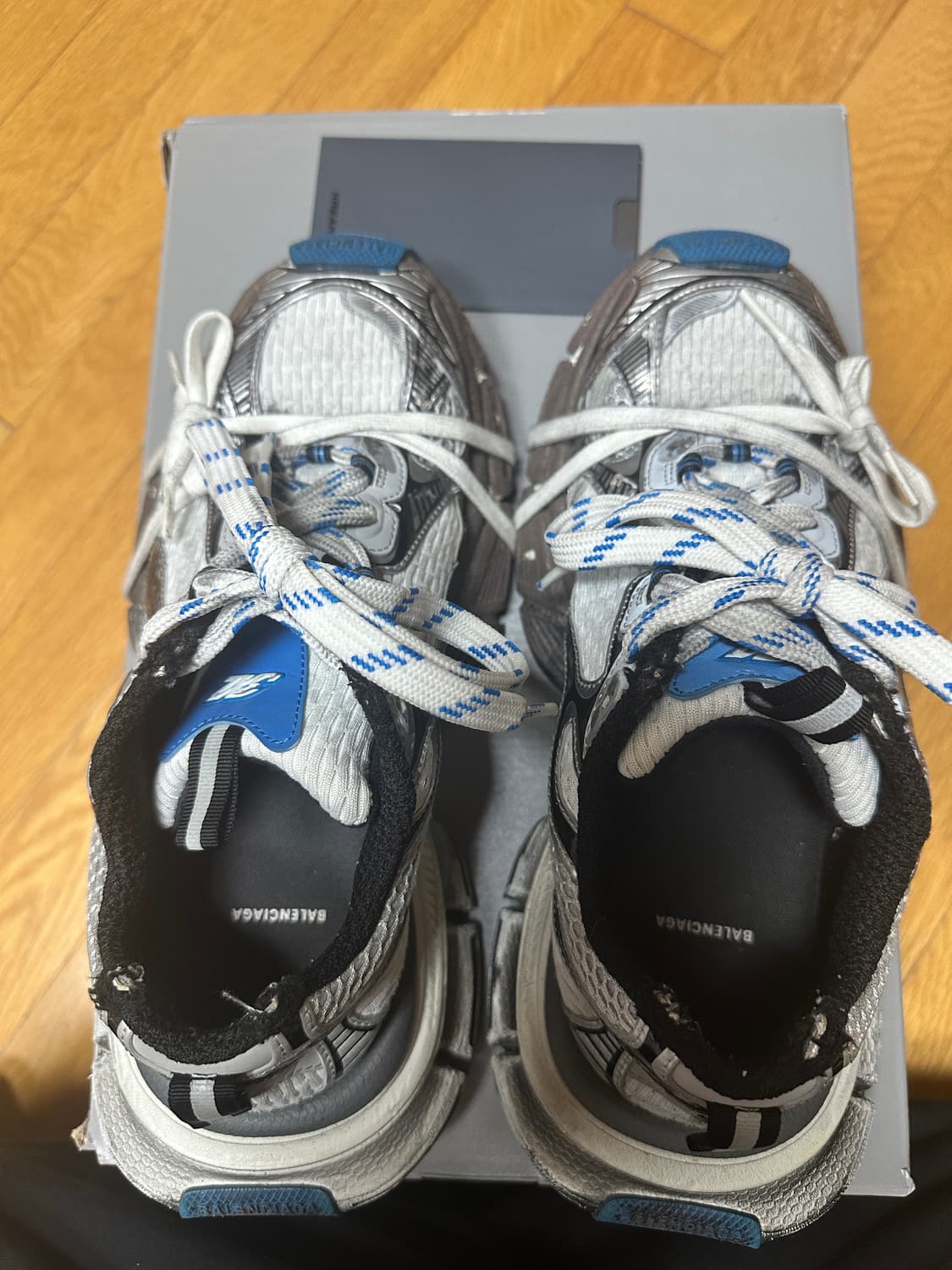 발렌시아가 3xl 블루 원아웃 41사이즈 팝니다. 상품이미지5