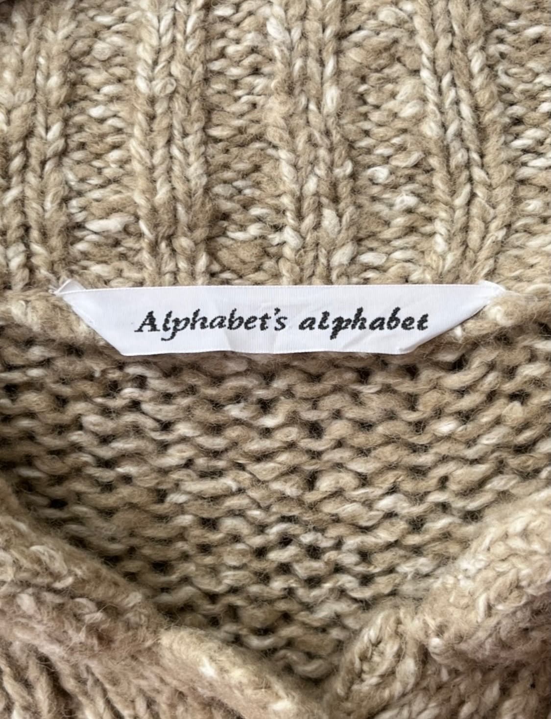 *SALE) Alphabet’s Alphabet 프린지 니트 판초 상품이미지4