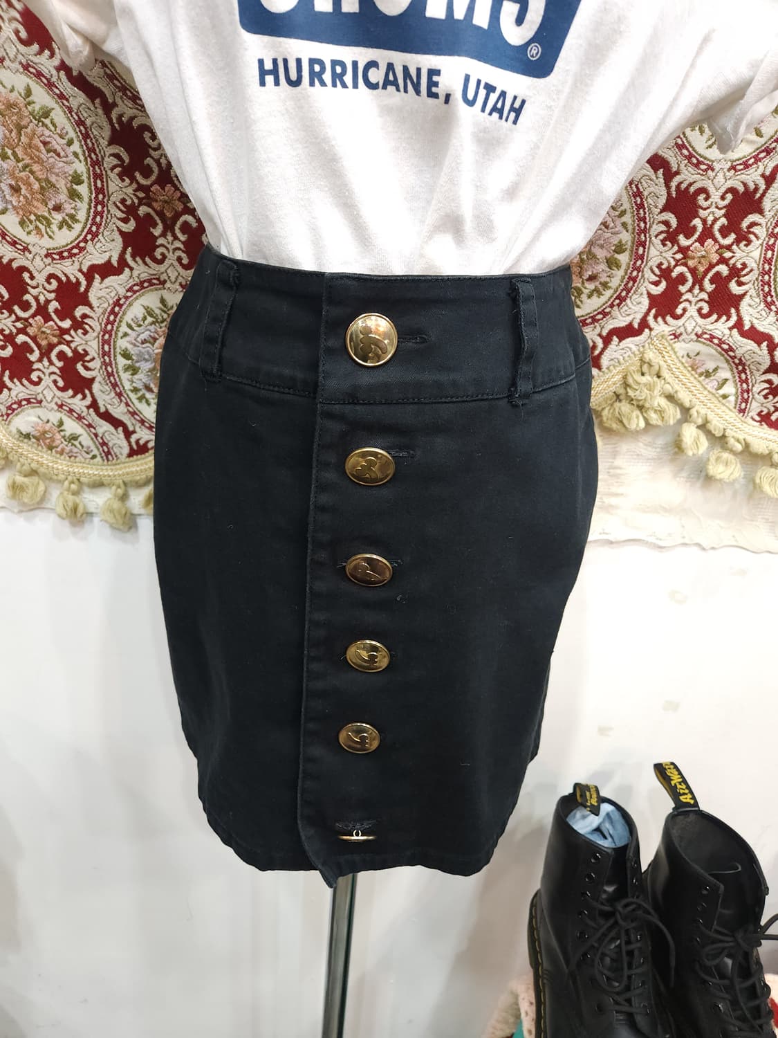 히스테릭글래머 금장버튼 스판 코튼 스커트

 상품이미지1