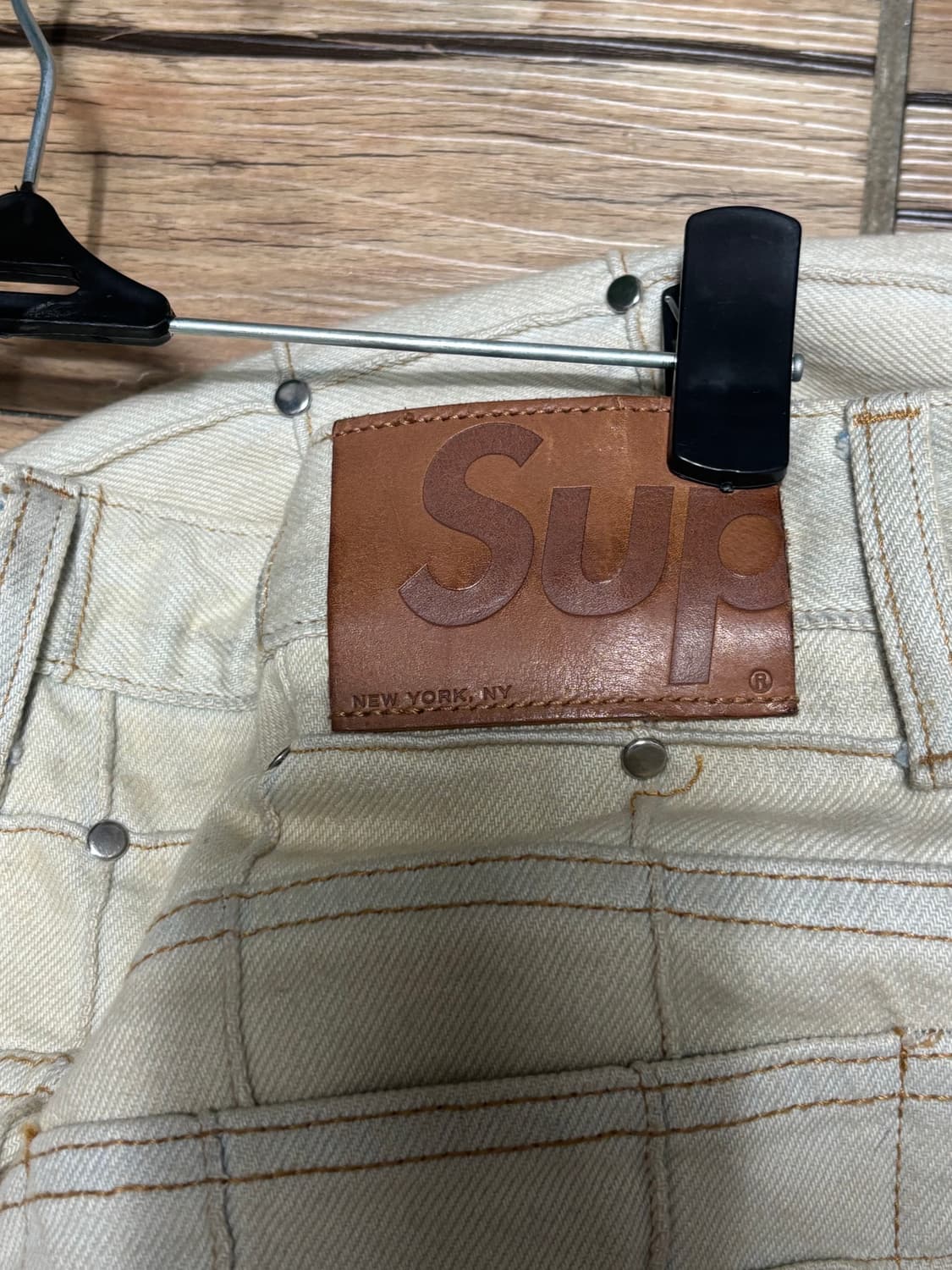 슈프림 스터디드 심 루즈 핏 진 30 상품이미지7