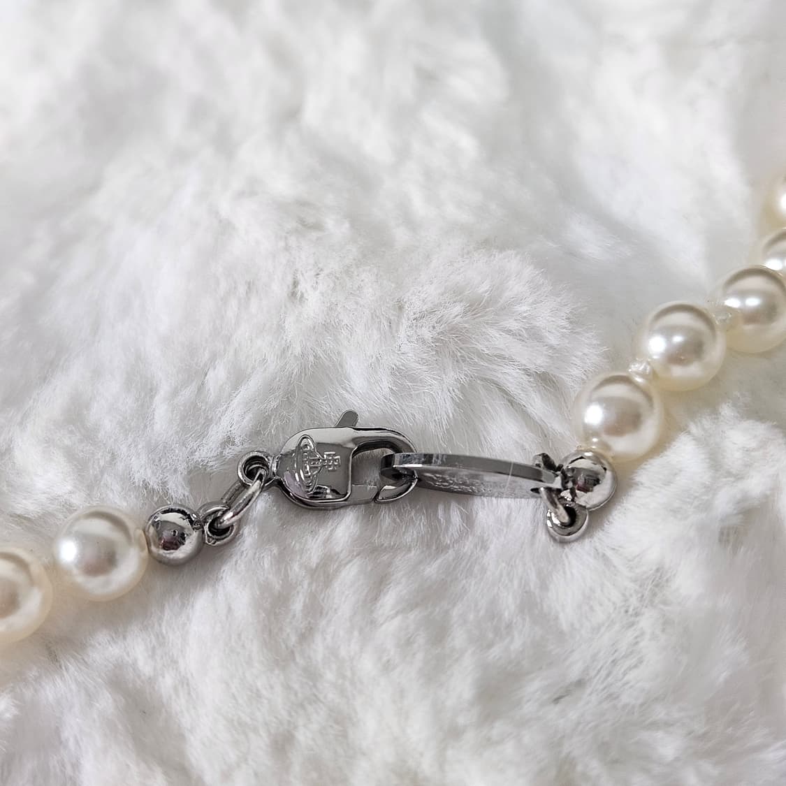 비비안웨스트우드 미니 바스 릴리프 진주 초커 목걸이 핑크 상품이미지3