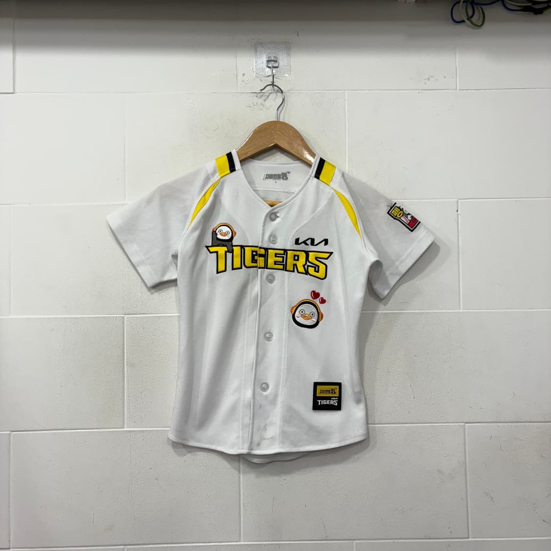 기아타이거즈 X 펭수 김선빈 유니폼 상품이미지1