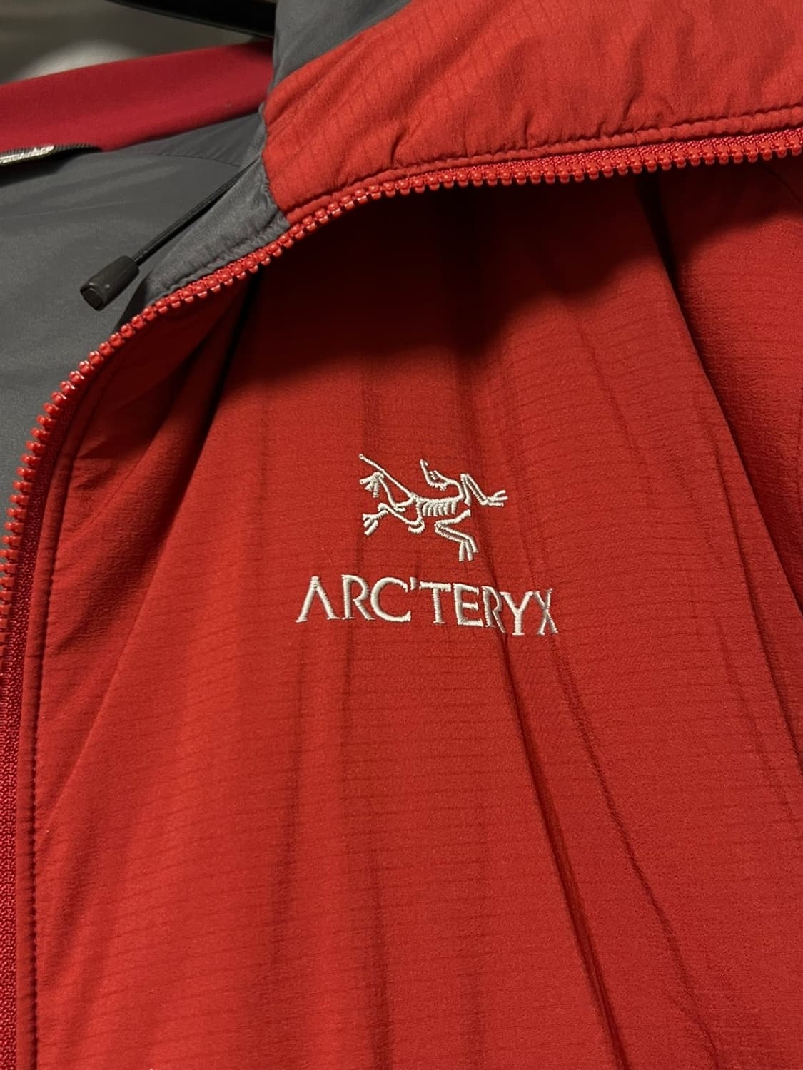(우먼스) 아크테릭스 아톰 헤비웨이트 자켓 보르도 L 상품이미지6