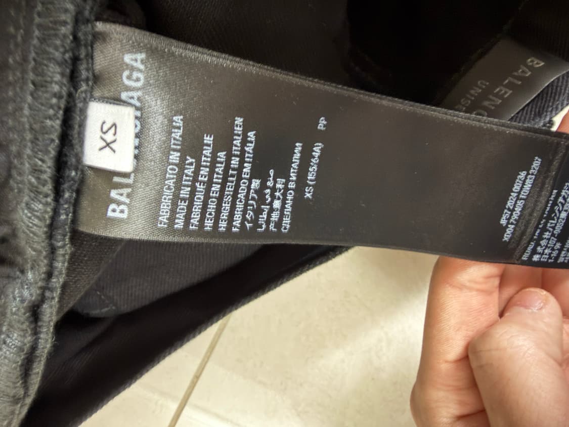 발렌시아가 플레어진 블랙 xs 상품이미지6