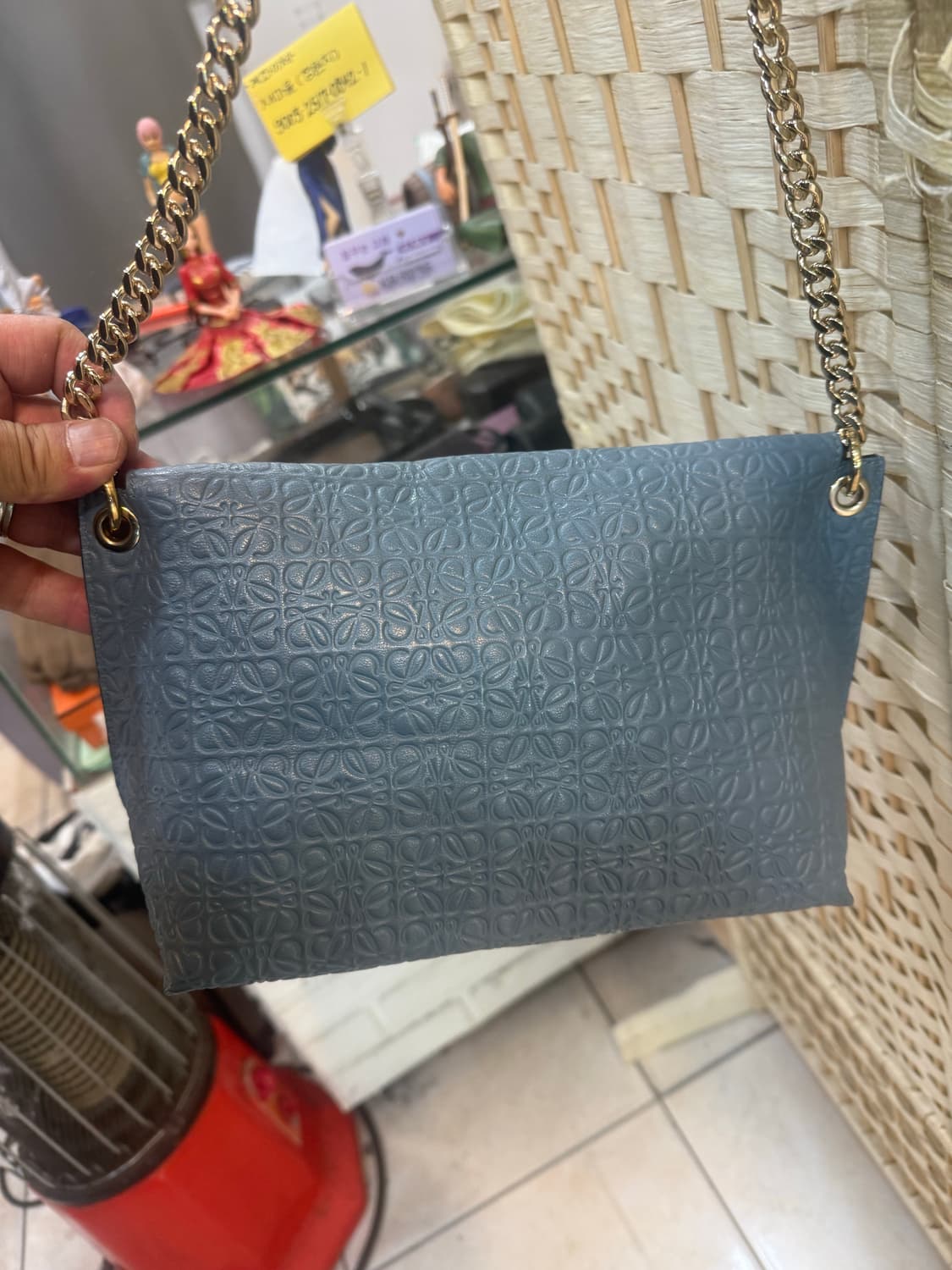 정품 로에베 애비뉴 애너그램 체인 숄더백 팝니다 상품이미지4