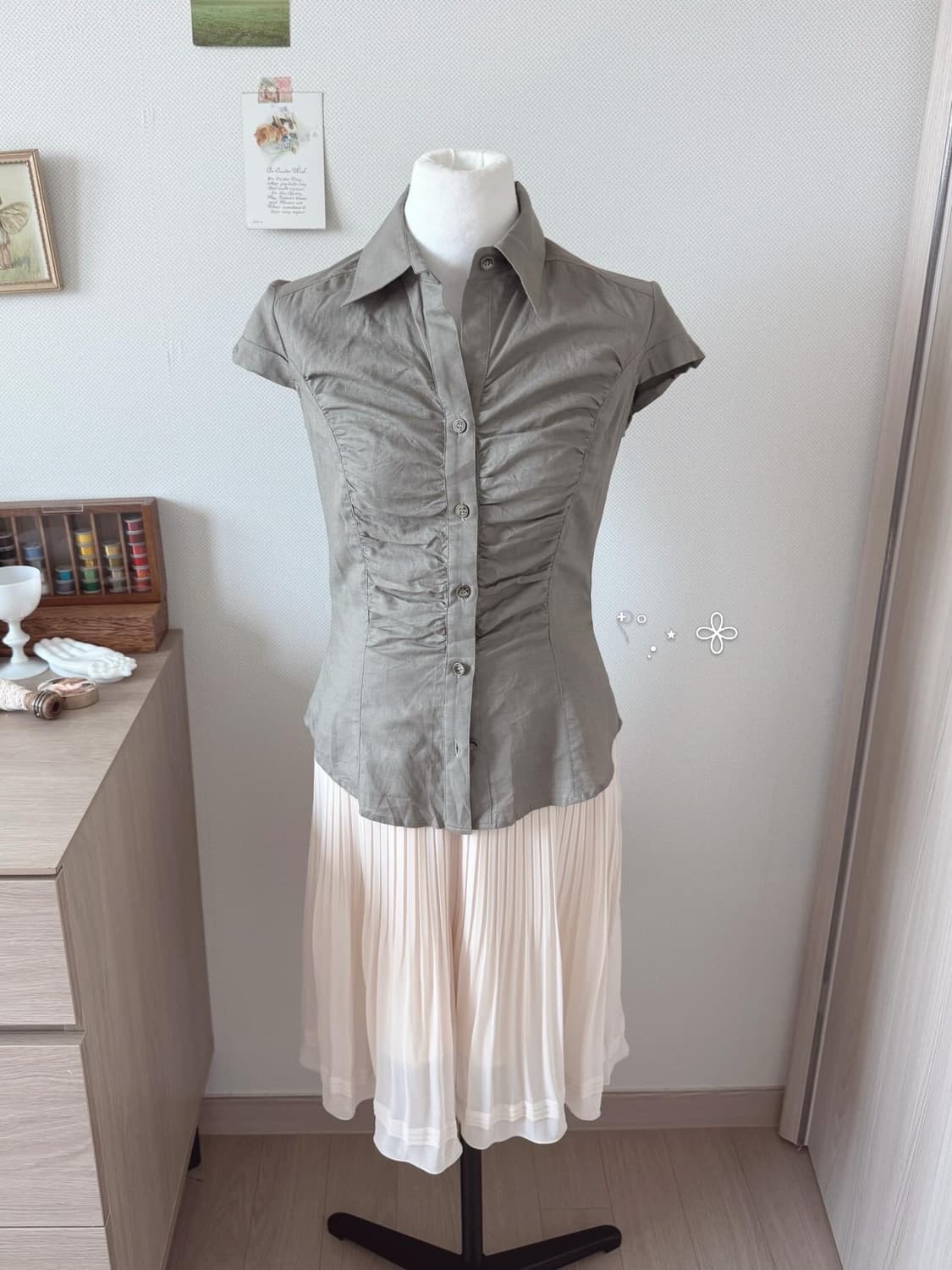 카키 블라우스 상품이미지1