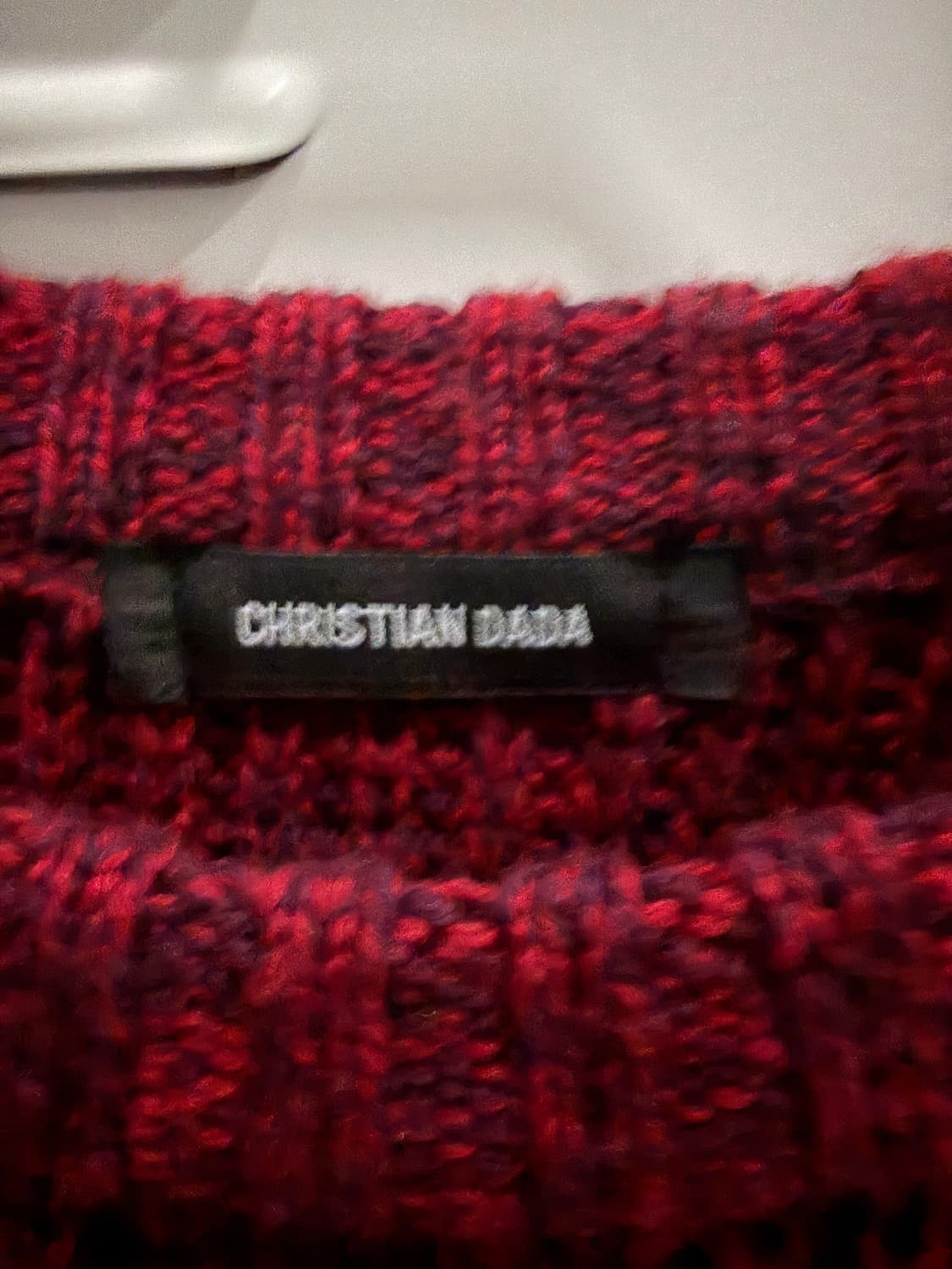 크리스찬 다다 자수 스웨이드 패치 버건디색 니트 스웨터 상품이미지3
