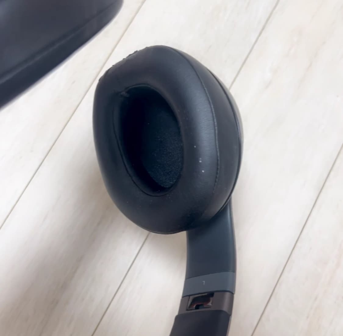 비츠 닥터드레 스튜디오 와이어리스 티타늄 컬러 상품이미지10